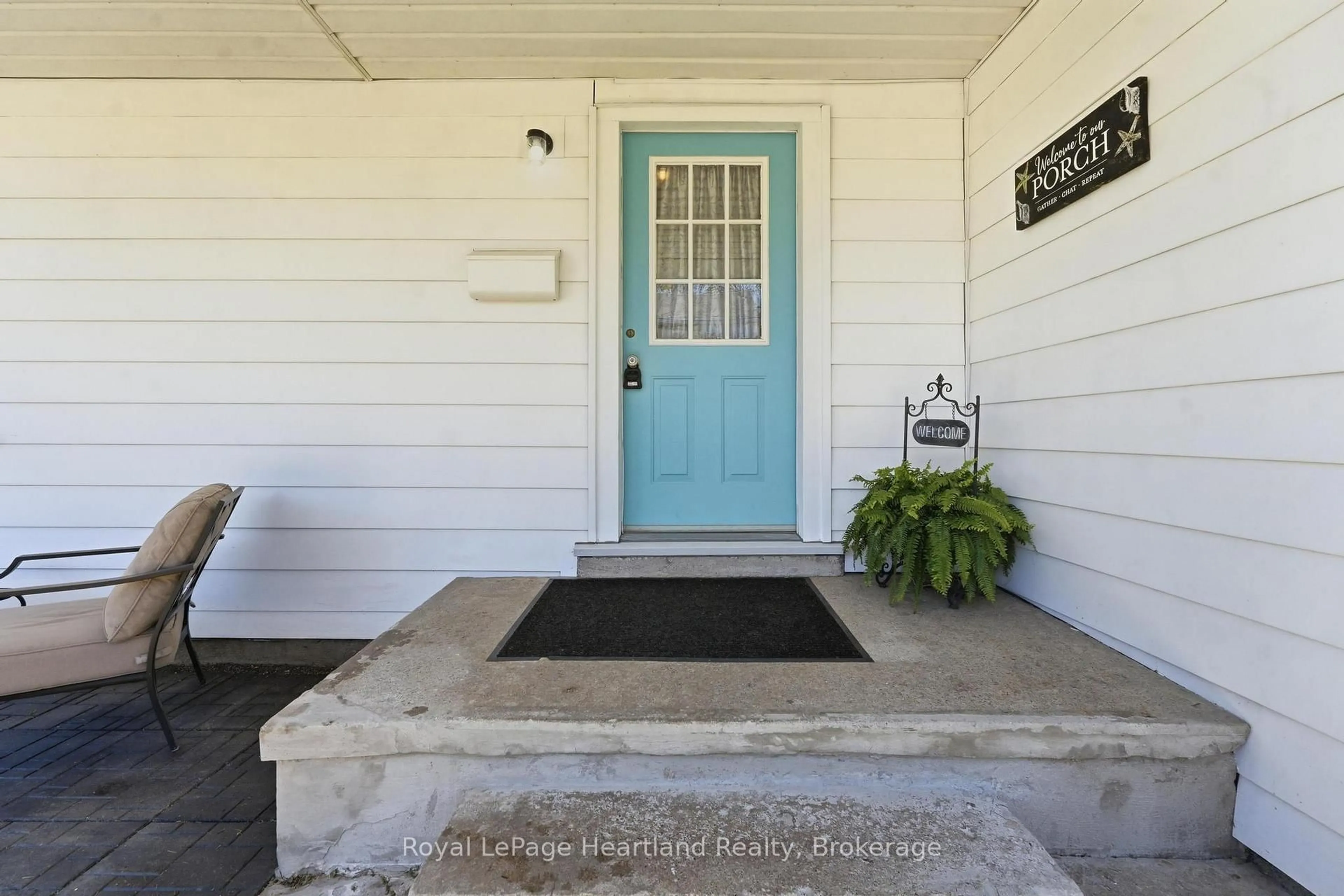Indoor entryway for 50 CHURCH St, Goderich Ontario N7A 2V4