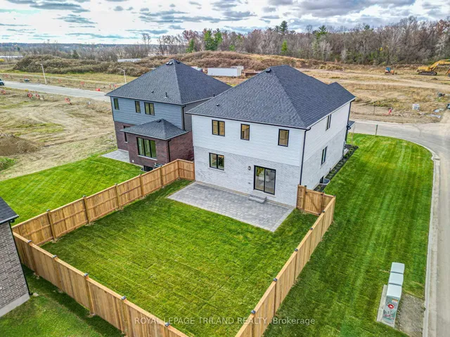 35 Allister Dr, Middlesex Centre 3