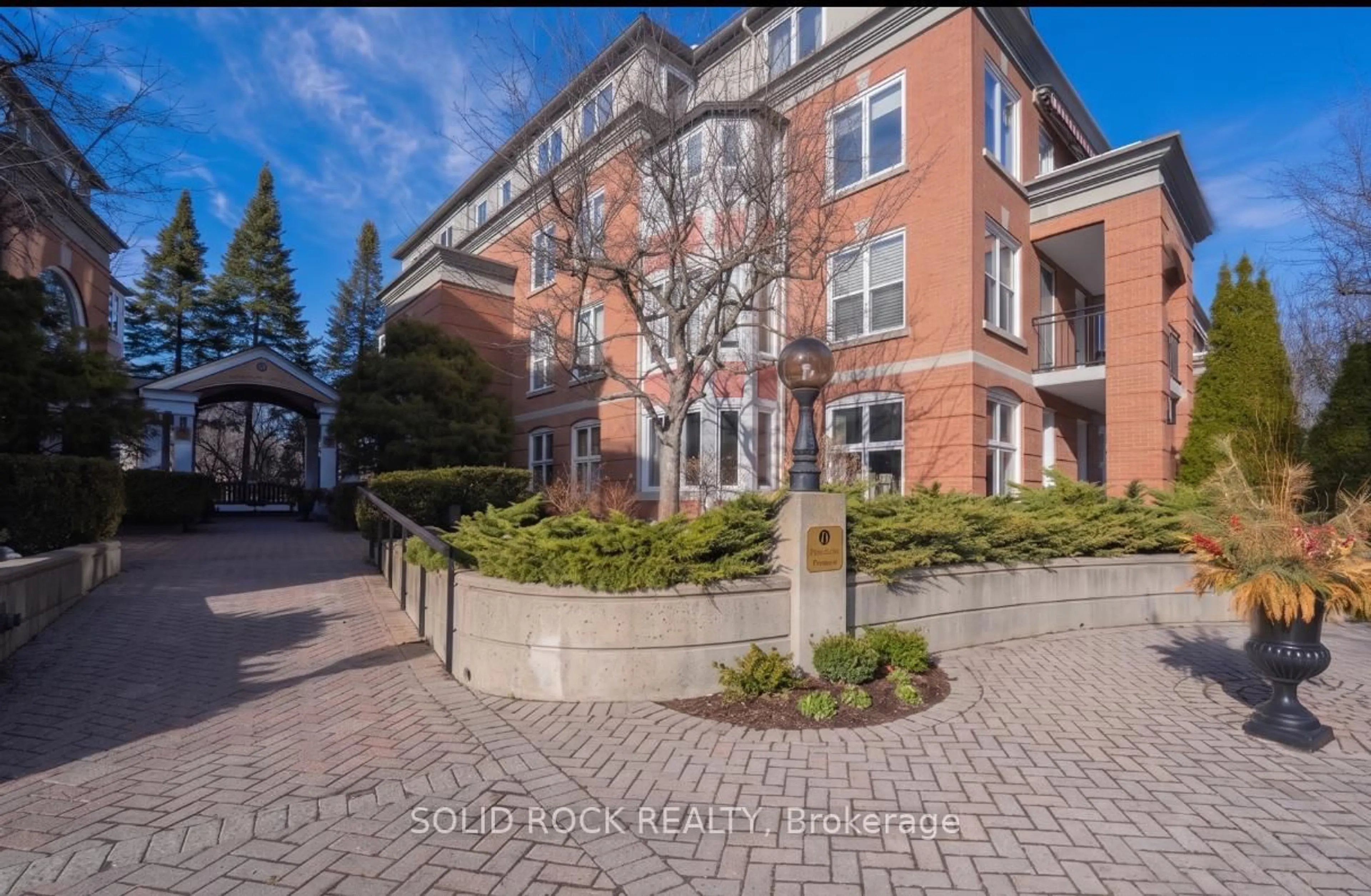 Patio, street for 11 Durham Private #106, Ottawa Ontario K1M 2H7