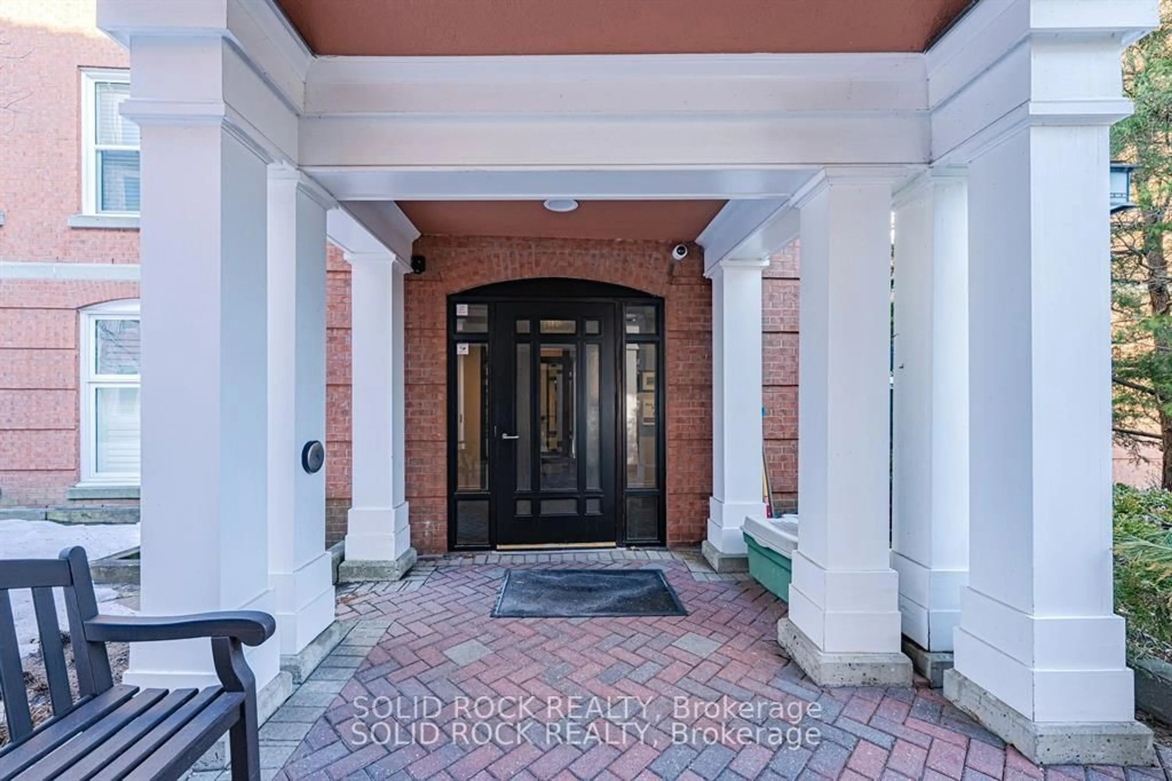 Indoor entryway for 11 Durham Private #106, Ottawa Ontario K1M 2H7