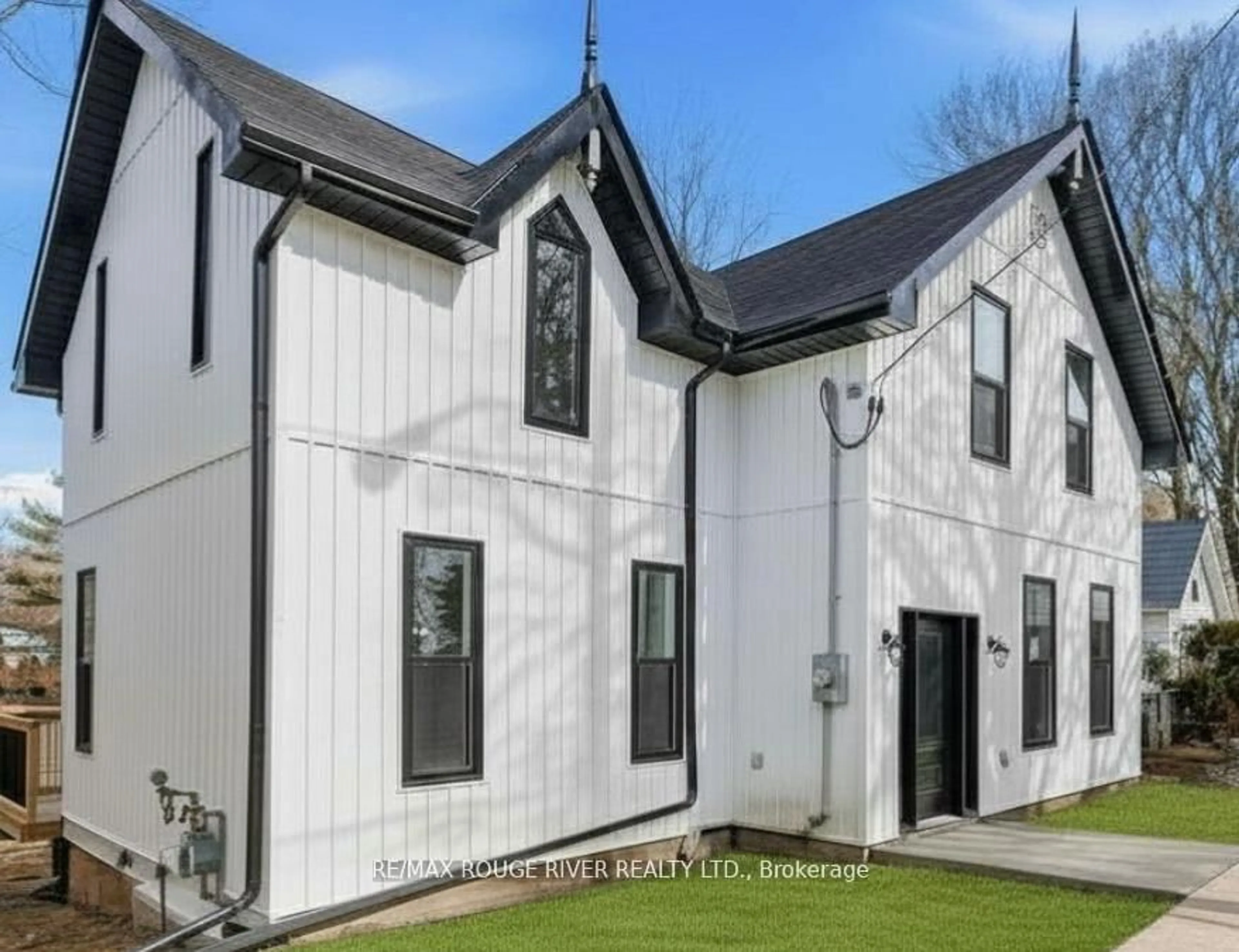Home with vinyl exterior material, building for 40 Charles St, Port Hope Ontario L1A 1S4