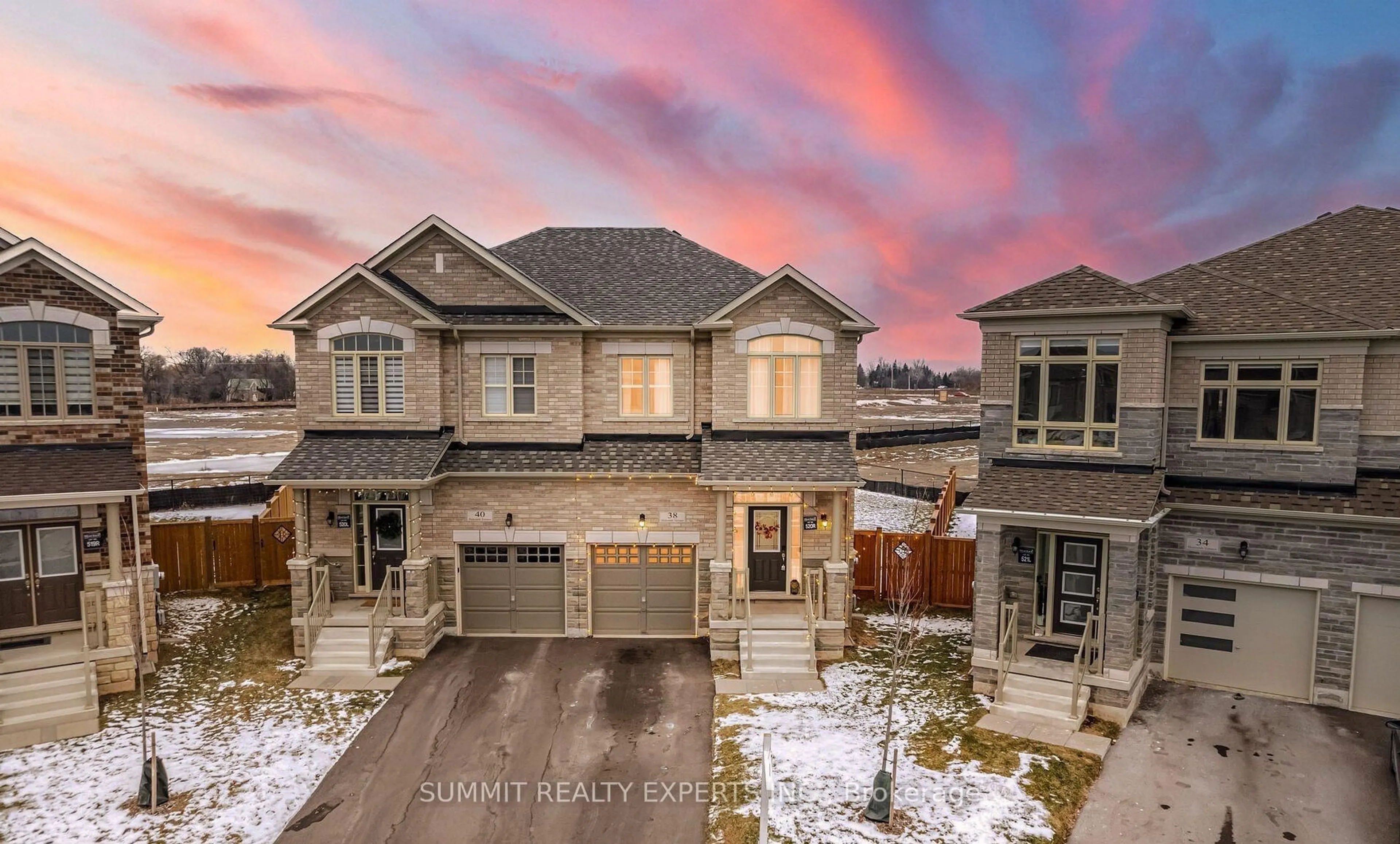 A pic from outside/outdoor area/front of a property/back of a property/a pic from drone, street for 38 Holcomb Terr, Hamilton Ontario L0R 2H1