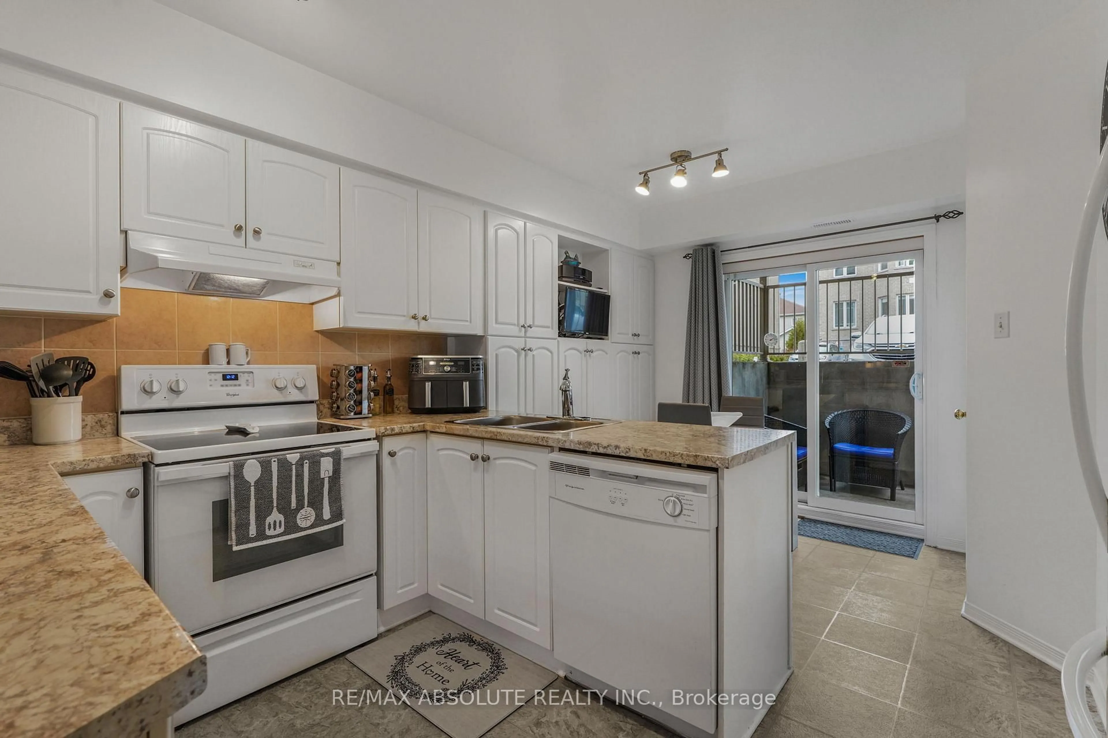 Standard kitchen, unknown for 1967 Trim Rd #2, Ottawa Ontario K4A 0C2