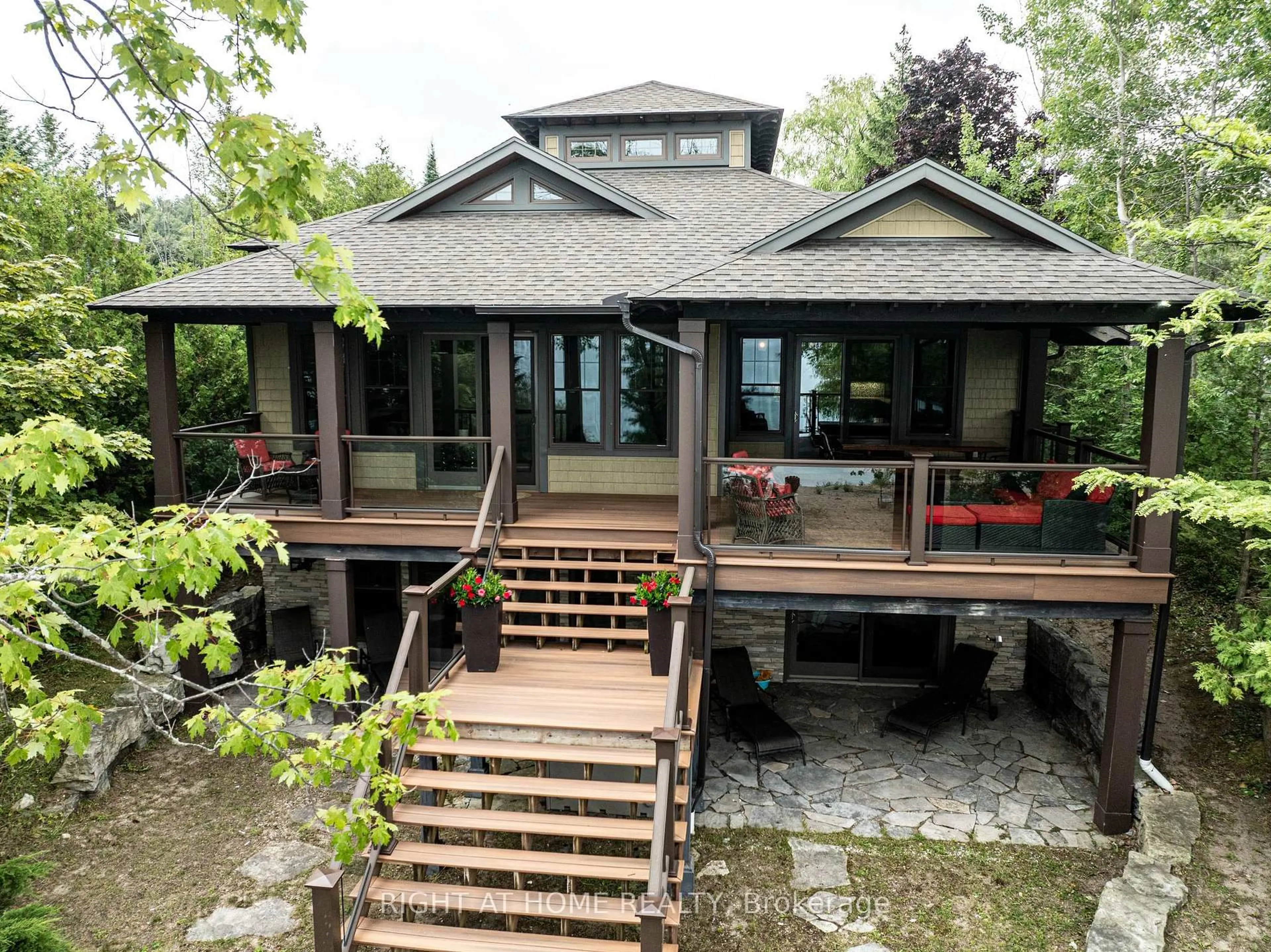Home with vinyl exterior material, unknown for 86649 Amberley Beach Rd., R.R. #1 Rd, Ashfield-Colborne-Wawanosh Ontario N2Z 2X3