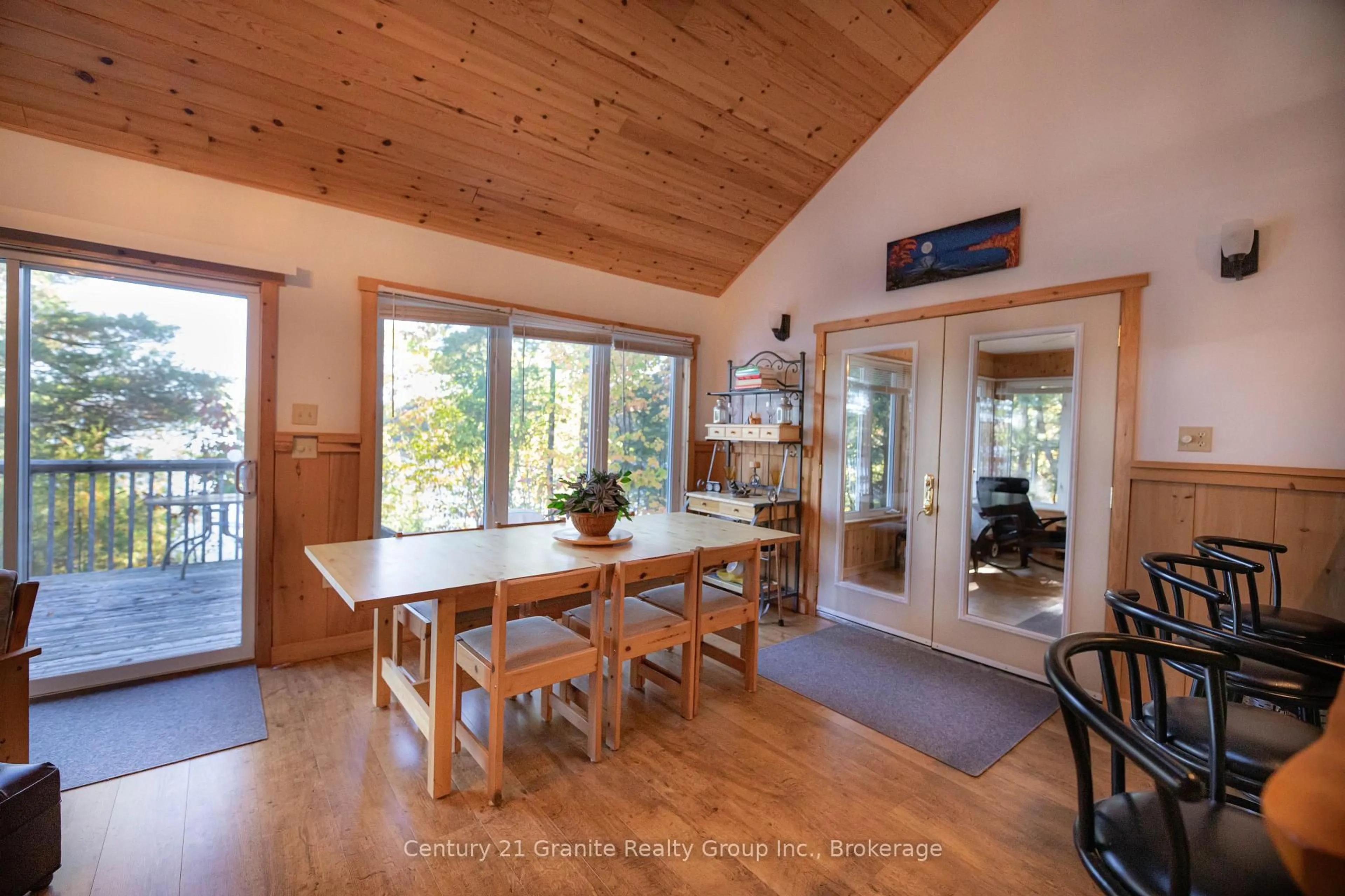 Dining room, wood/laminate floor for 1773 Blue Heron Rd, Dysart et al Ontario K0M 1S0