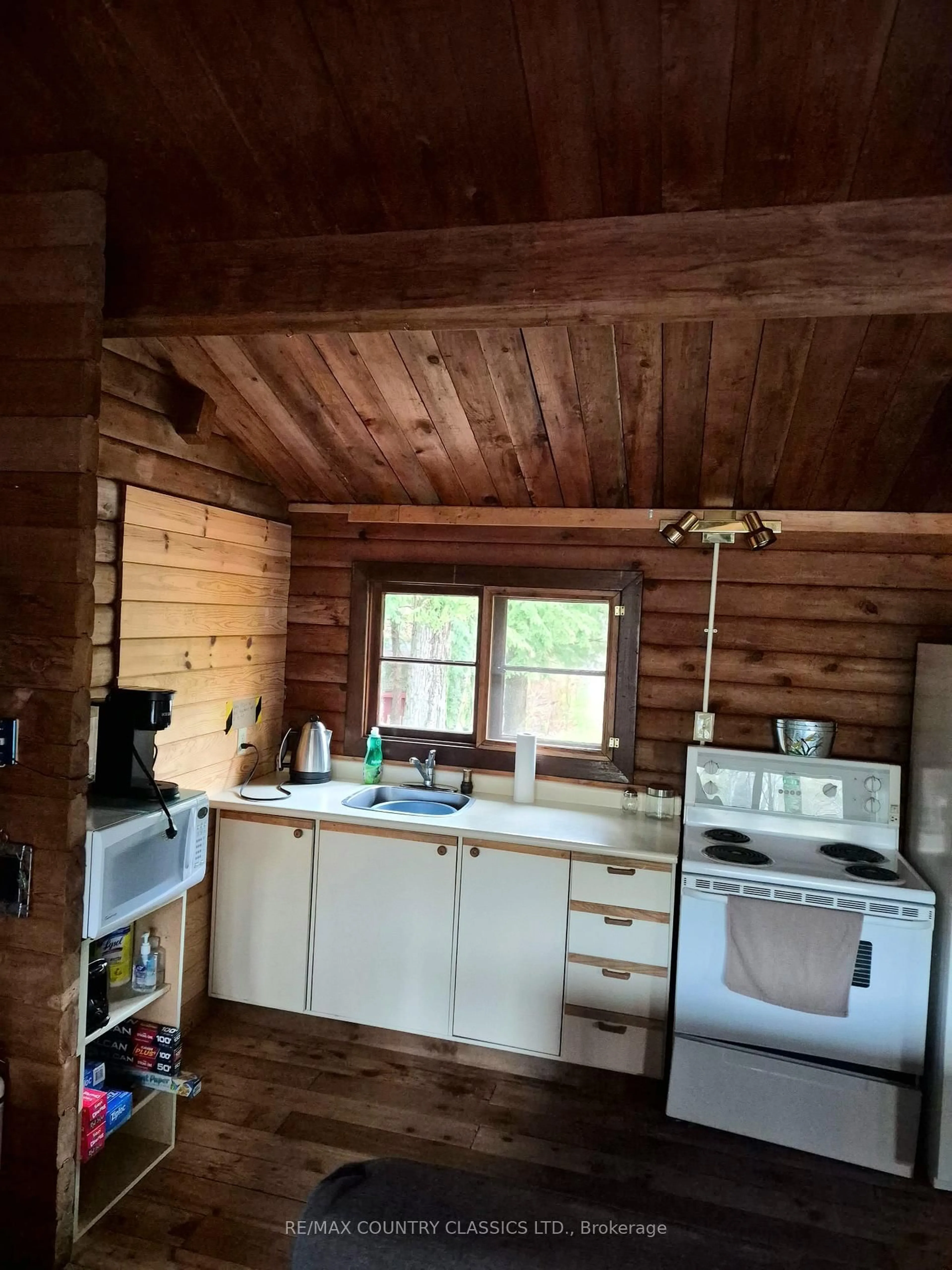 Rustic kitchen, wood/laminate floor for 66A Jennison Rd, Hastings Ontario K0L 1W0
