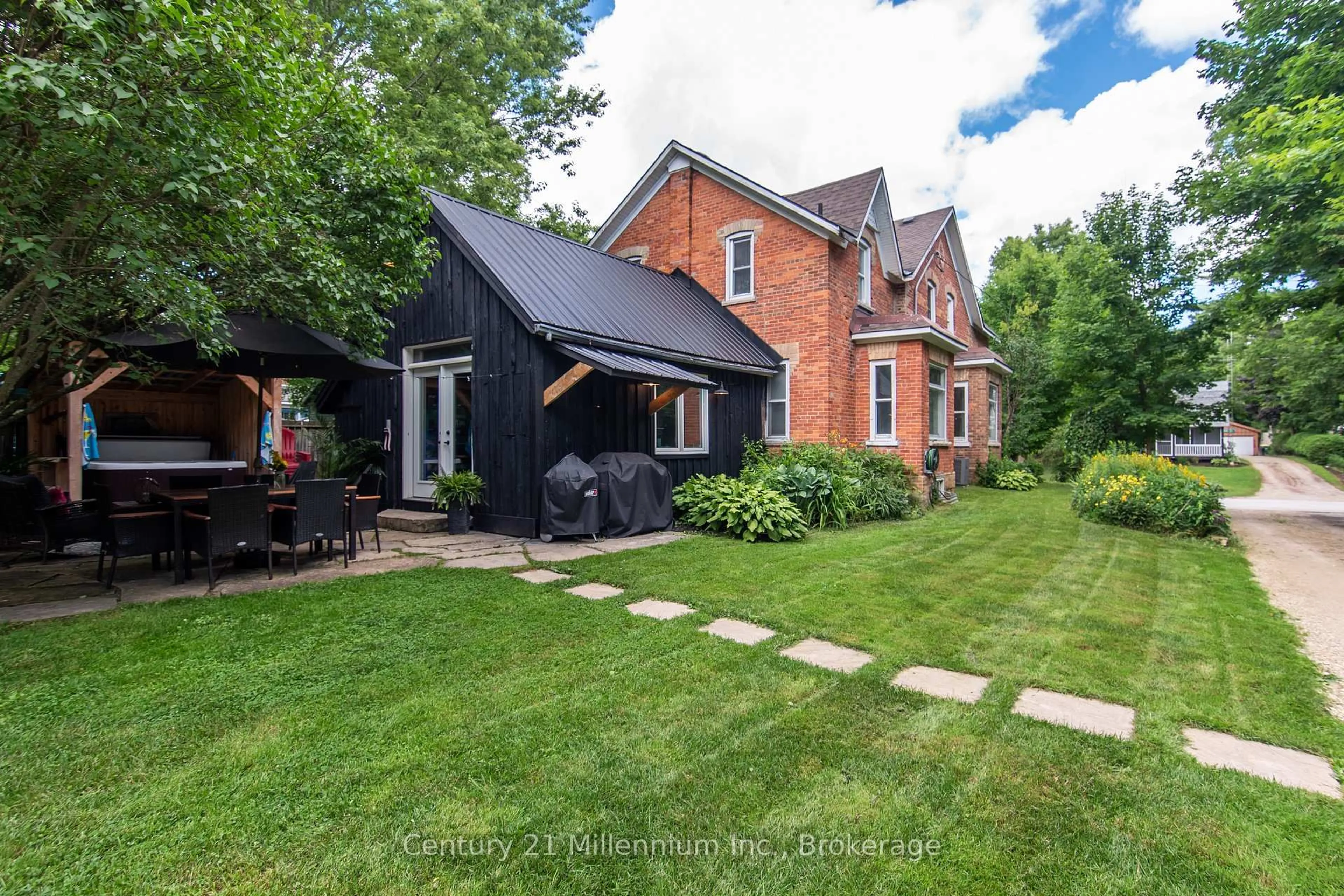 A pic from outside/outdoor area/front of a property/back of a property/a pic from drone, street for 16 Peter St, Grey Highlands Ontario N0C 1E0
