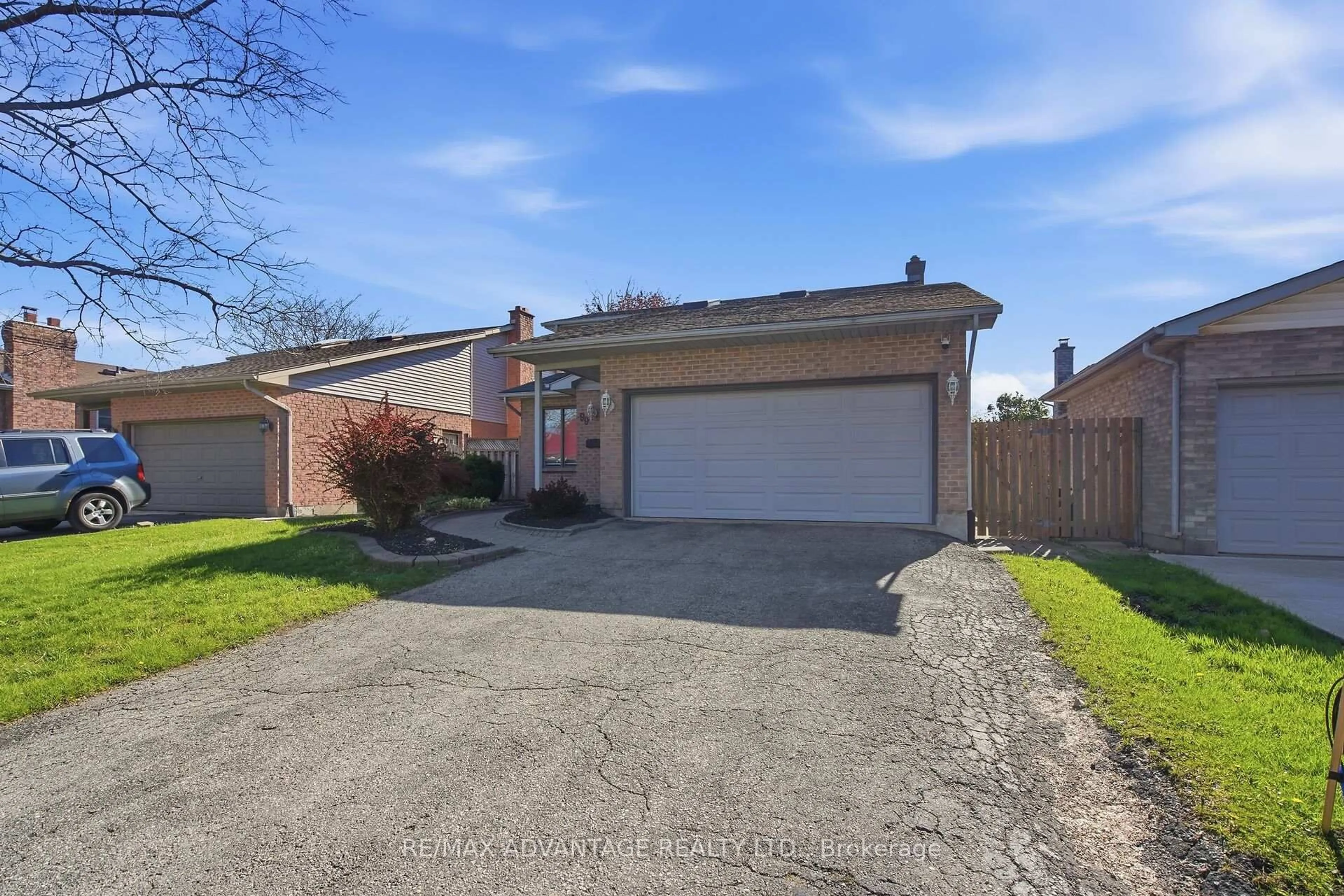 A pic from outside/outdoor area/front of a property/back of a property/a pic from drone, street for 99 Conway Lane, London South Ontario N6E 3K1