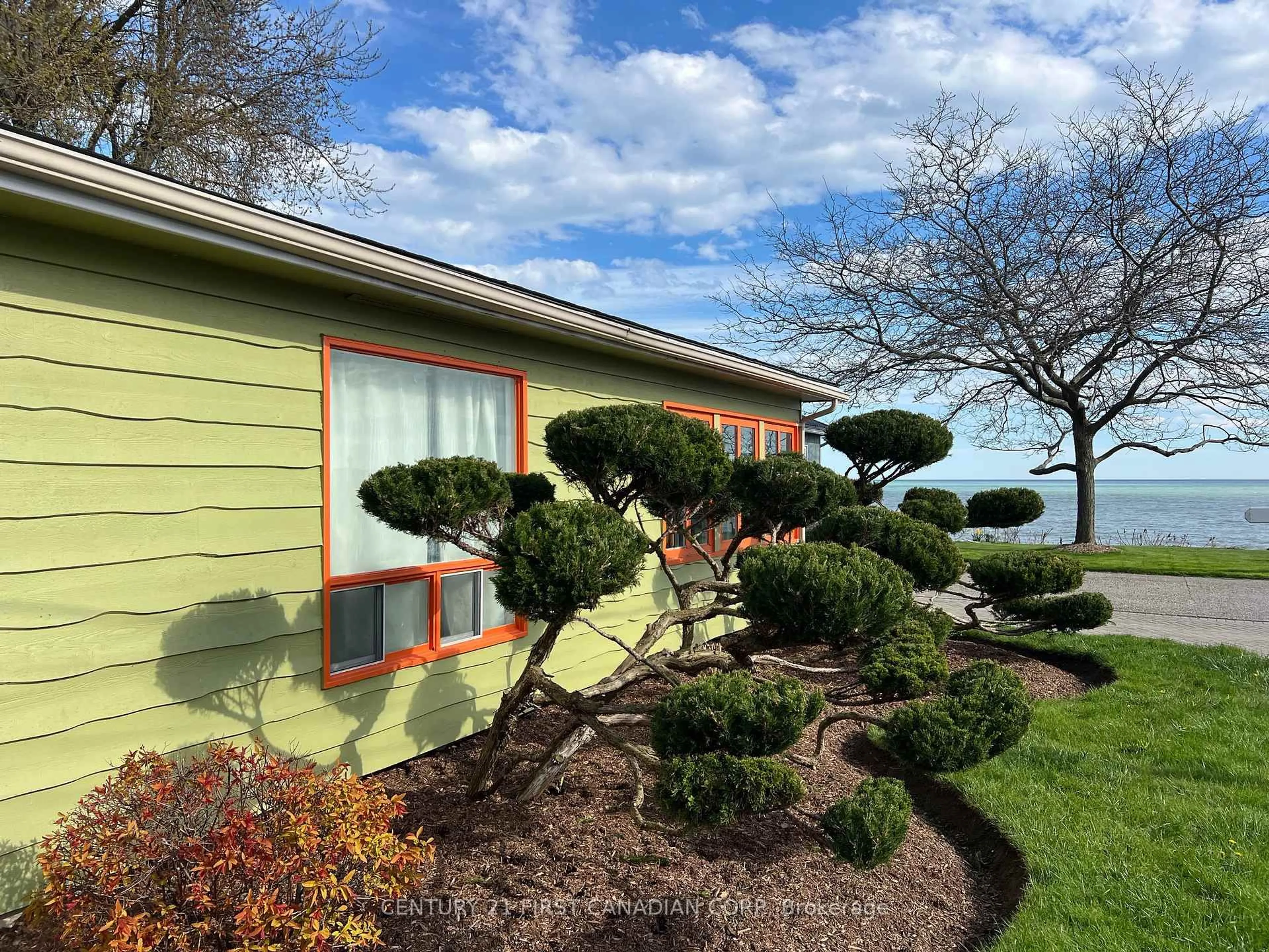 A pic from outside/outdoor area/front of a property/back of a property/a pic from drone, water/lake/river/ocean view for 205 Adelaide St, Central Elgin Ontario N5L 1A1