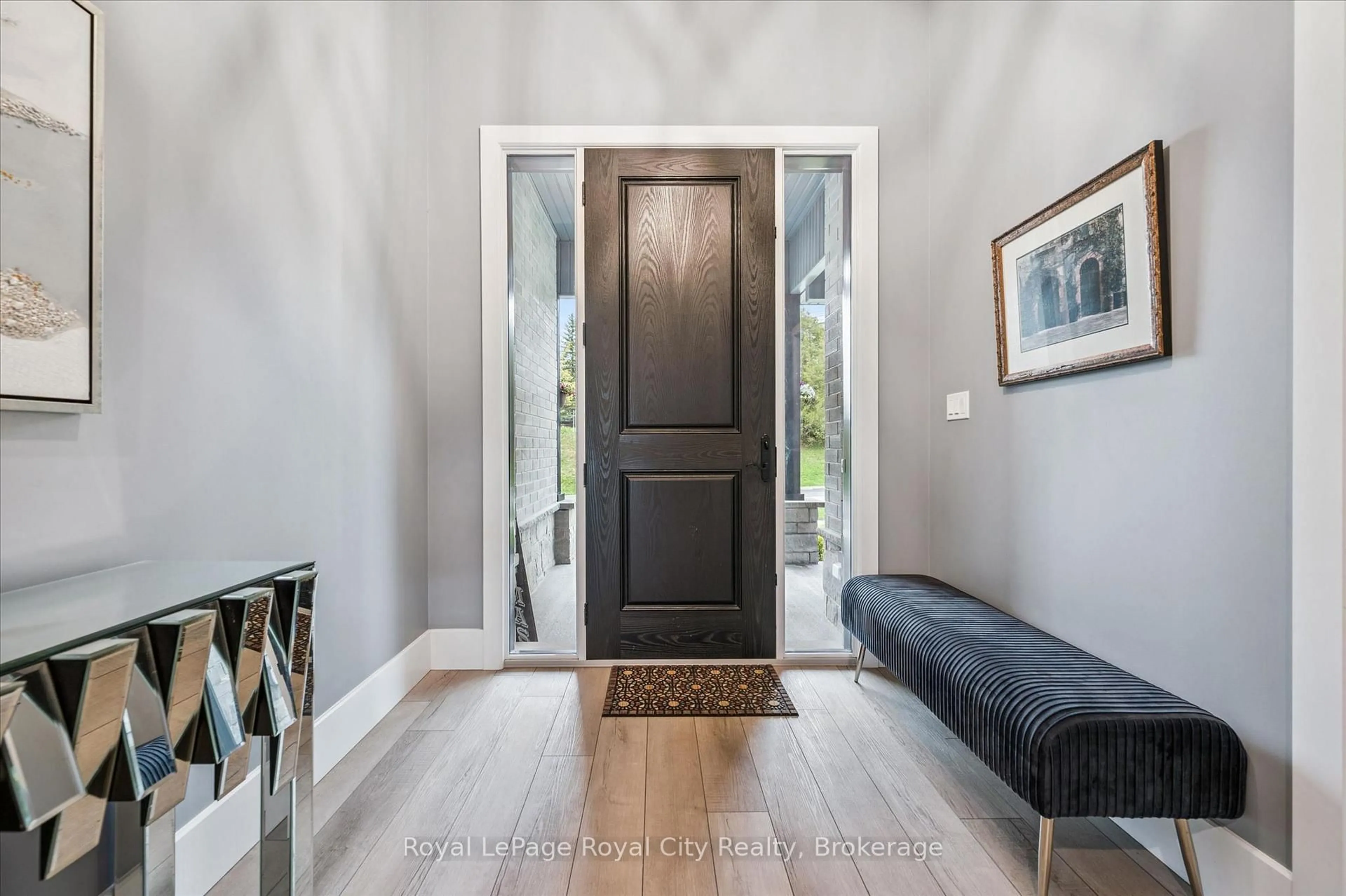 Indoor entryway for 50 Faith Dr, Mapleton Ontario N0G 1P0