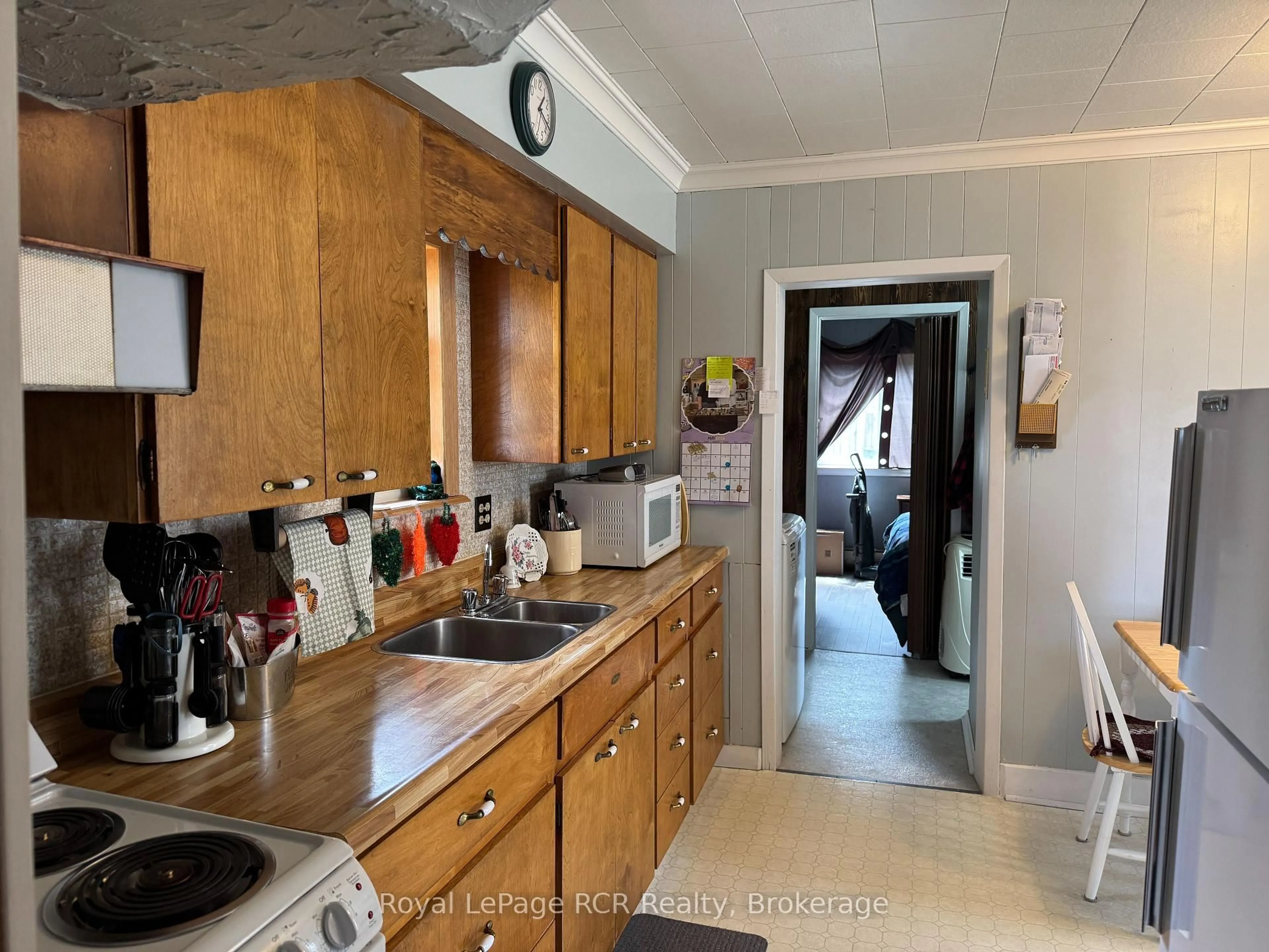 Kitchen with laundary machines, unknown for 381 14th St, Owen Sound Ontario N4K 3X9