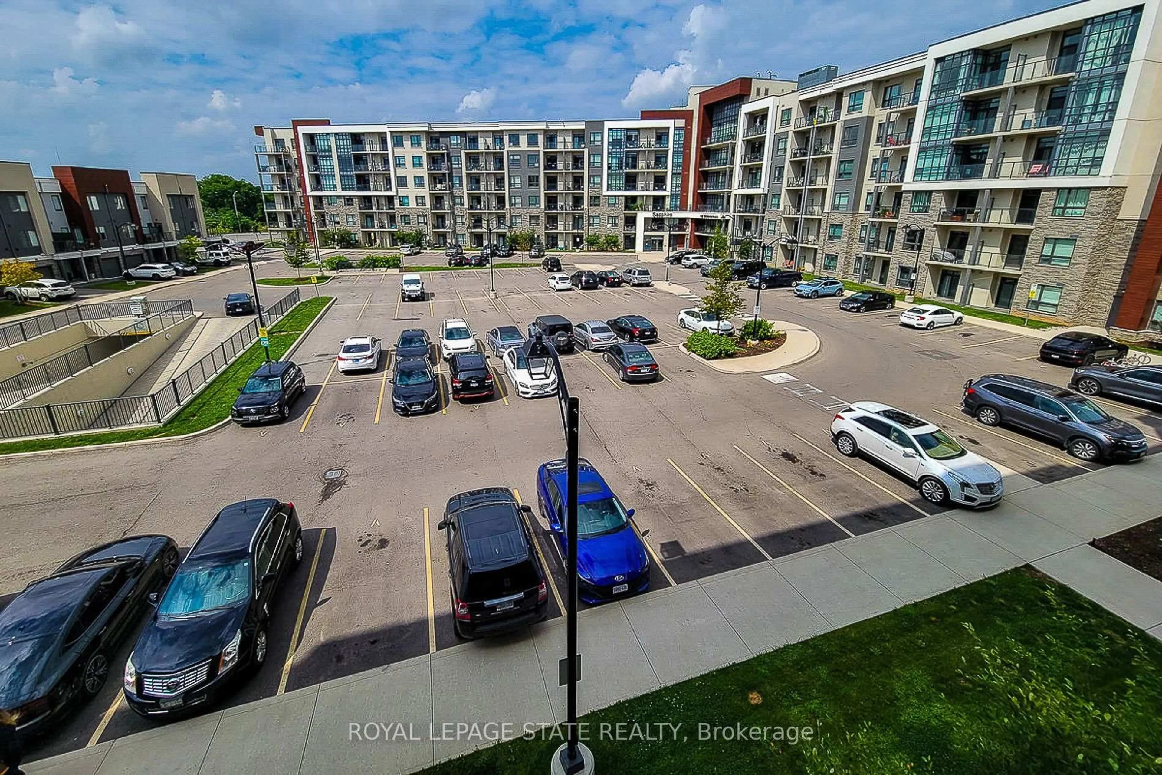 A pic from outside/outdoor area/front of a property/back of a property/a pic from drone, city buildings view from balcony for 125 Shoreview Pl #628, Hamilton Ontario L8E 0K3