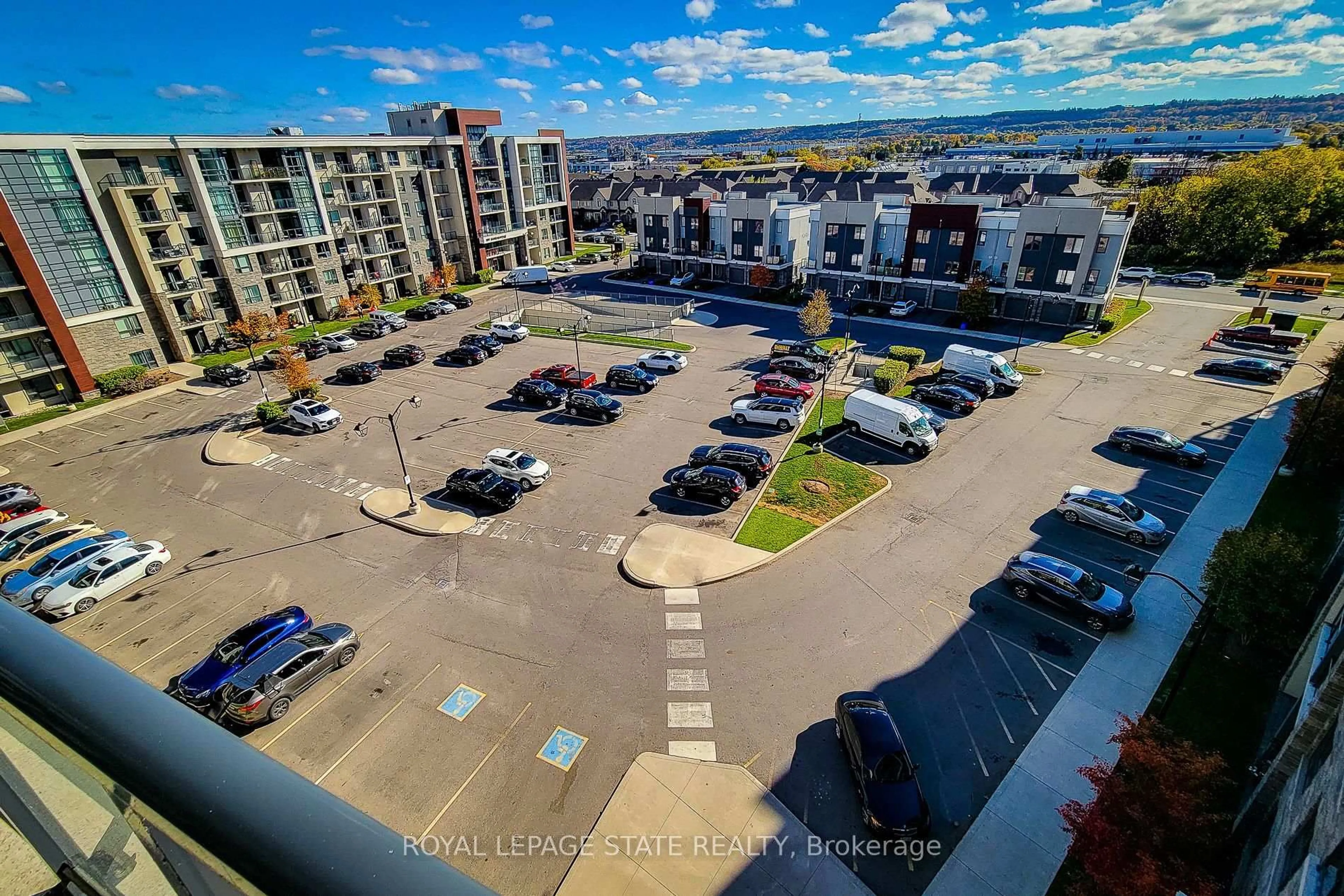 A pic from outside/outdoor area/front of a property/back of a property/a pic from drone, water/lake/river/ocean view for 125 Shoreview Pl #628, Hamilton Ontario L8E 0K3