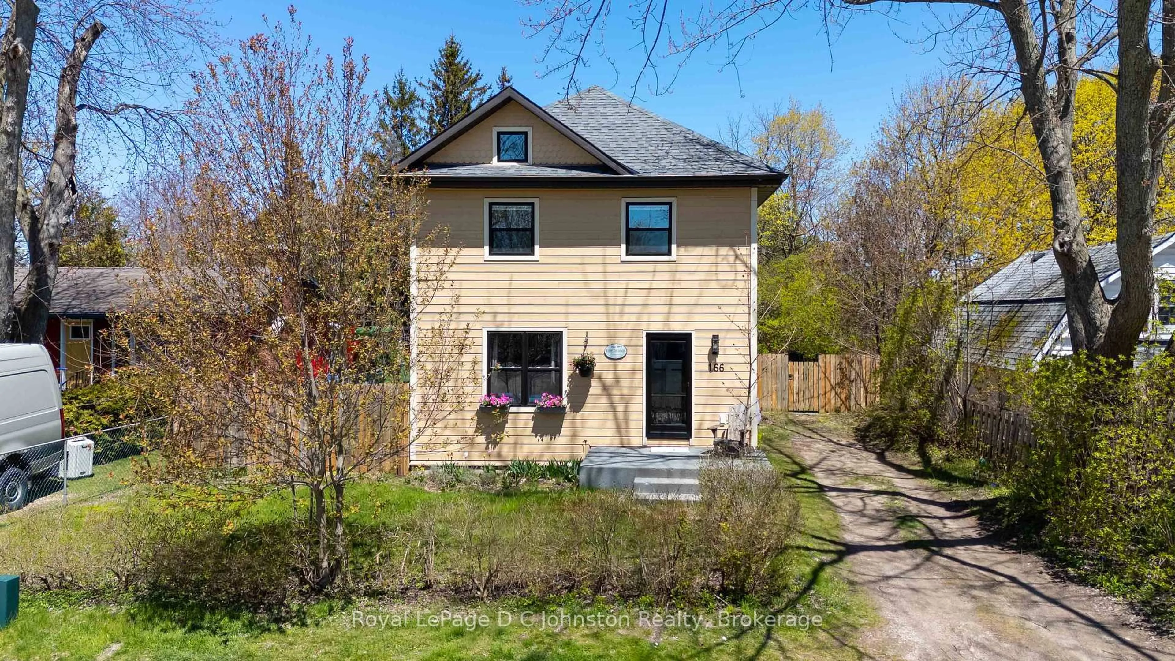 A pic from outside/outdoor area/front of a property/back of a property/a pic from drone, building for 166 Macdonald Lane, Saugeen Shores Ontario N0H 2L0