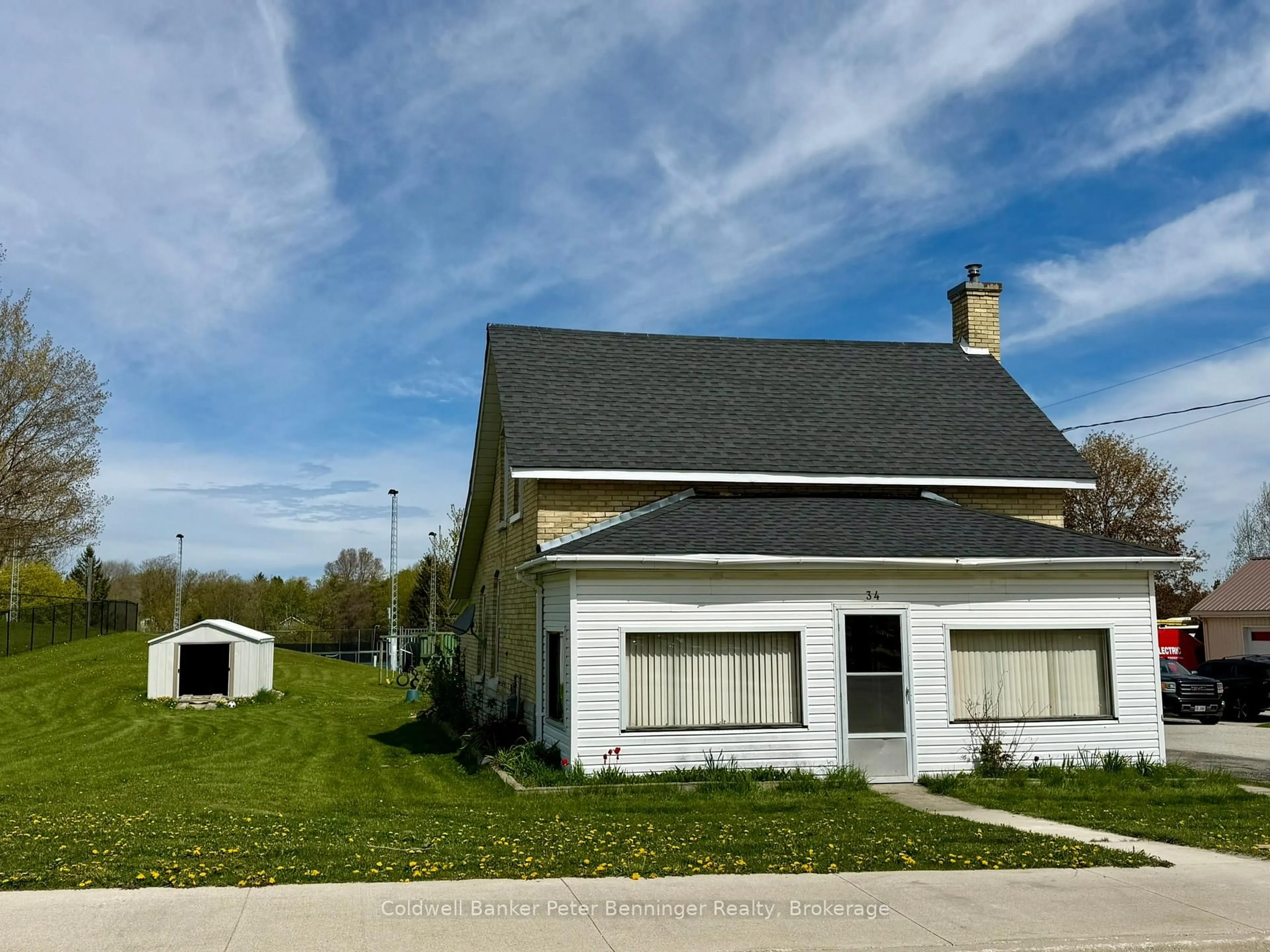 A pic from outside/outdoor area/front of a property/back of a property/a pic from drone, street for 34 McGivern St, Brockton Ontario N0G 2V0
