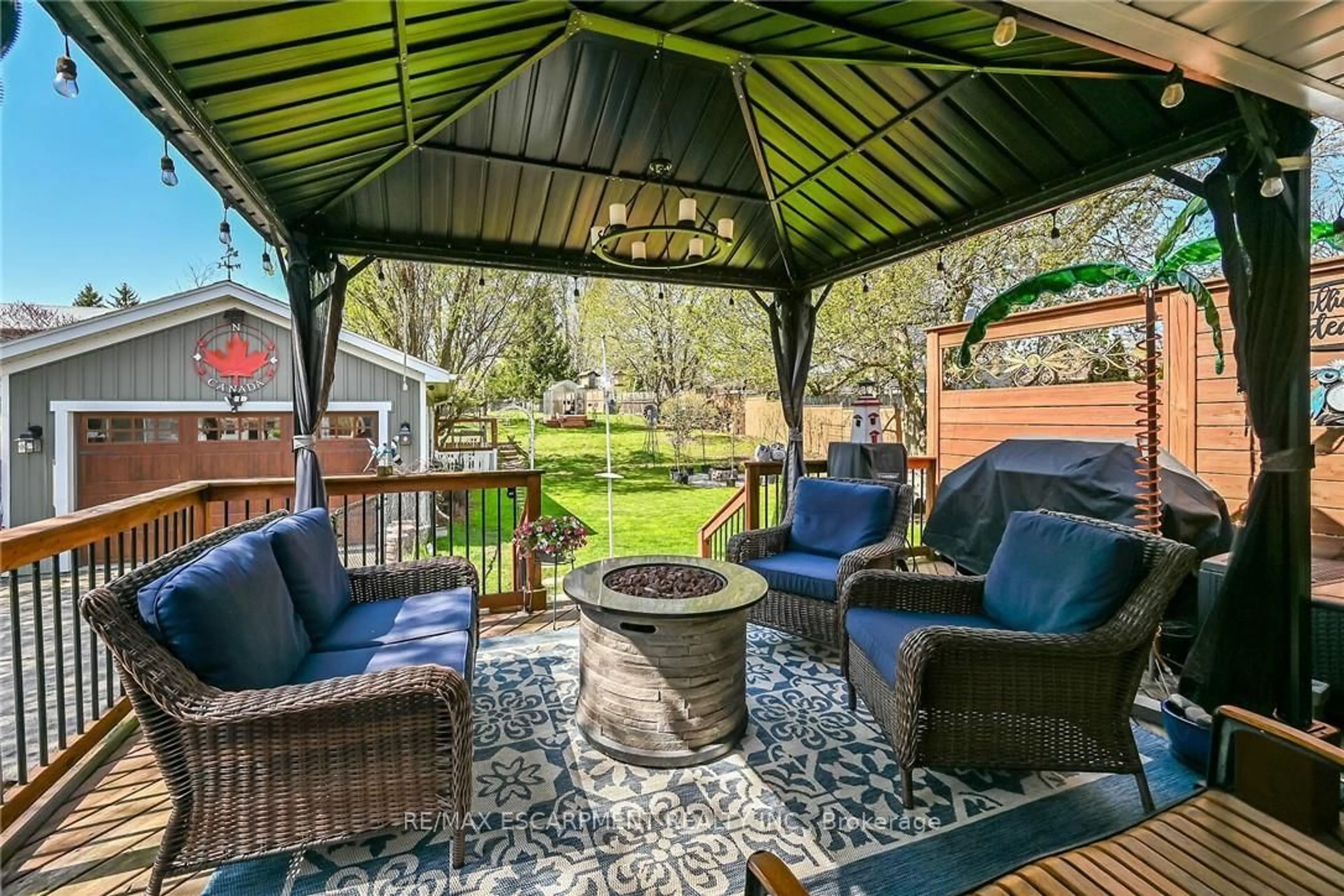 Patio, street for 41 Fife St, Haldimand Ontario N3W 1J1