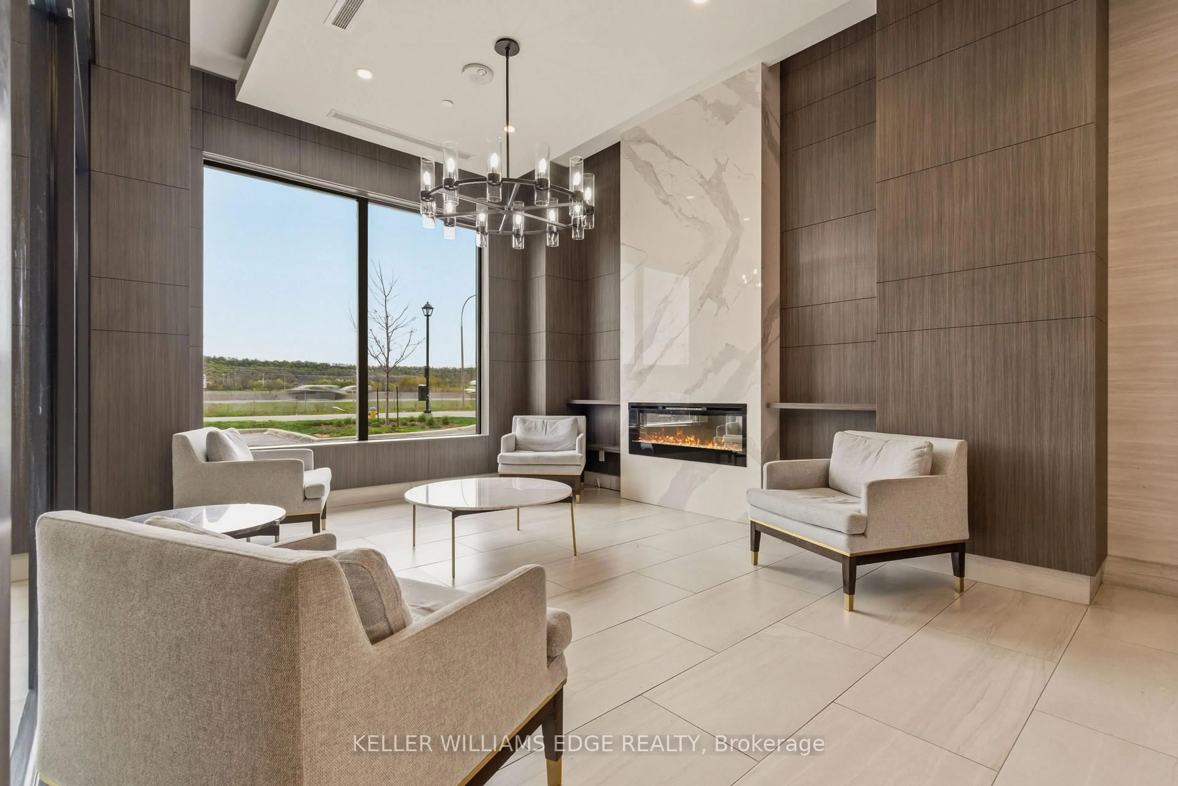 Lobby for 550 North Service Rd #311, Grimsby Ontario L3M 4E8