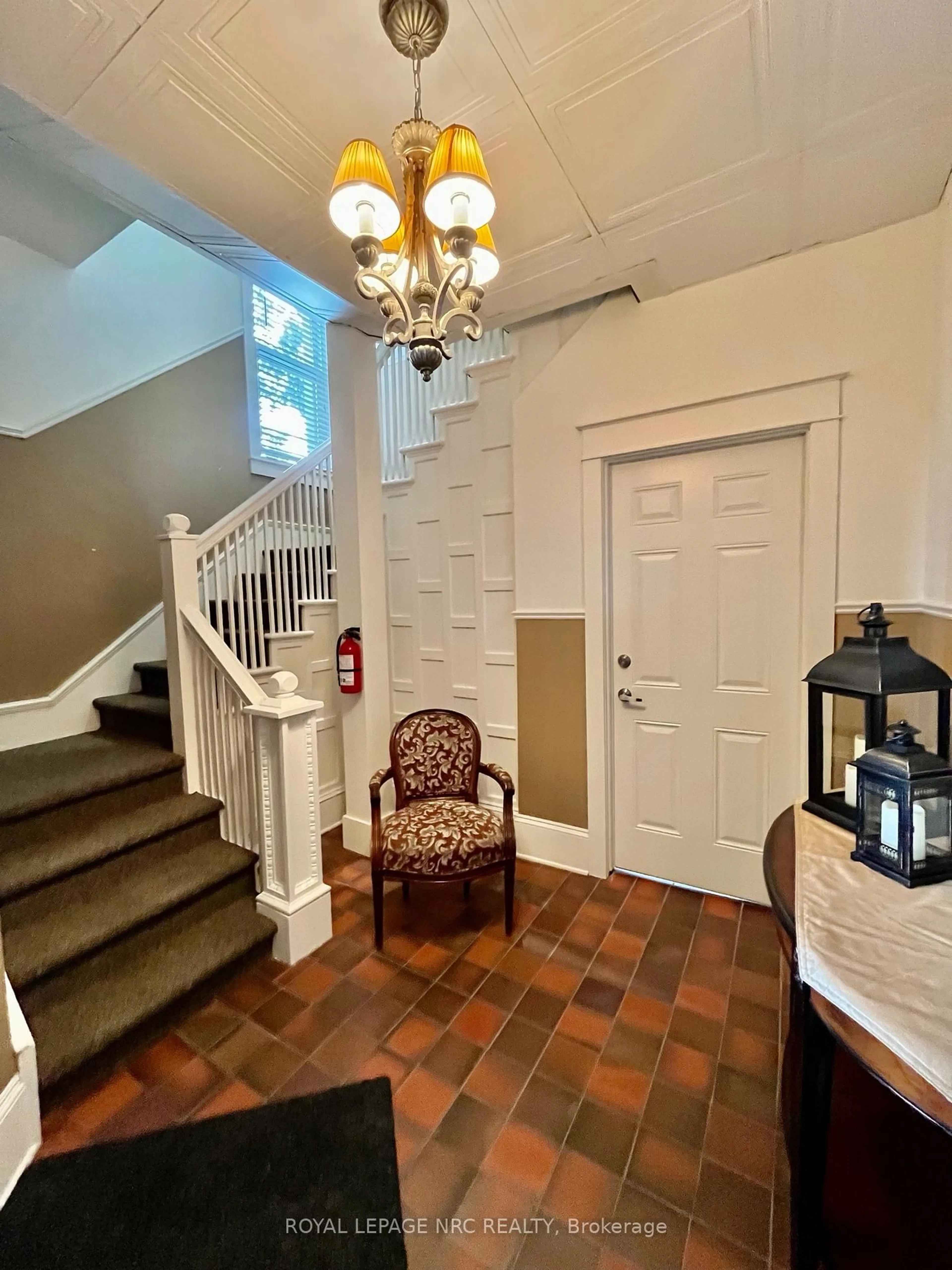 Indoor foyer for 56 West St, Port Colborne Ontario L3K 4C8