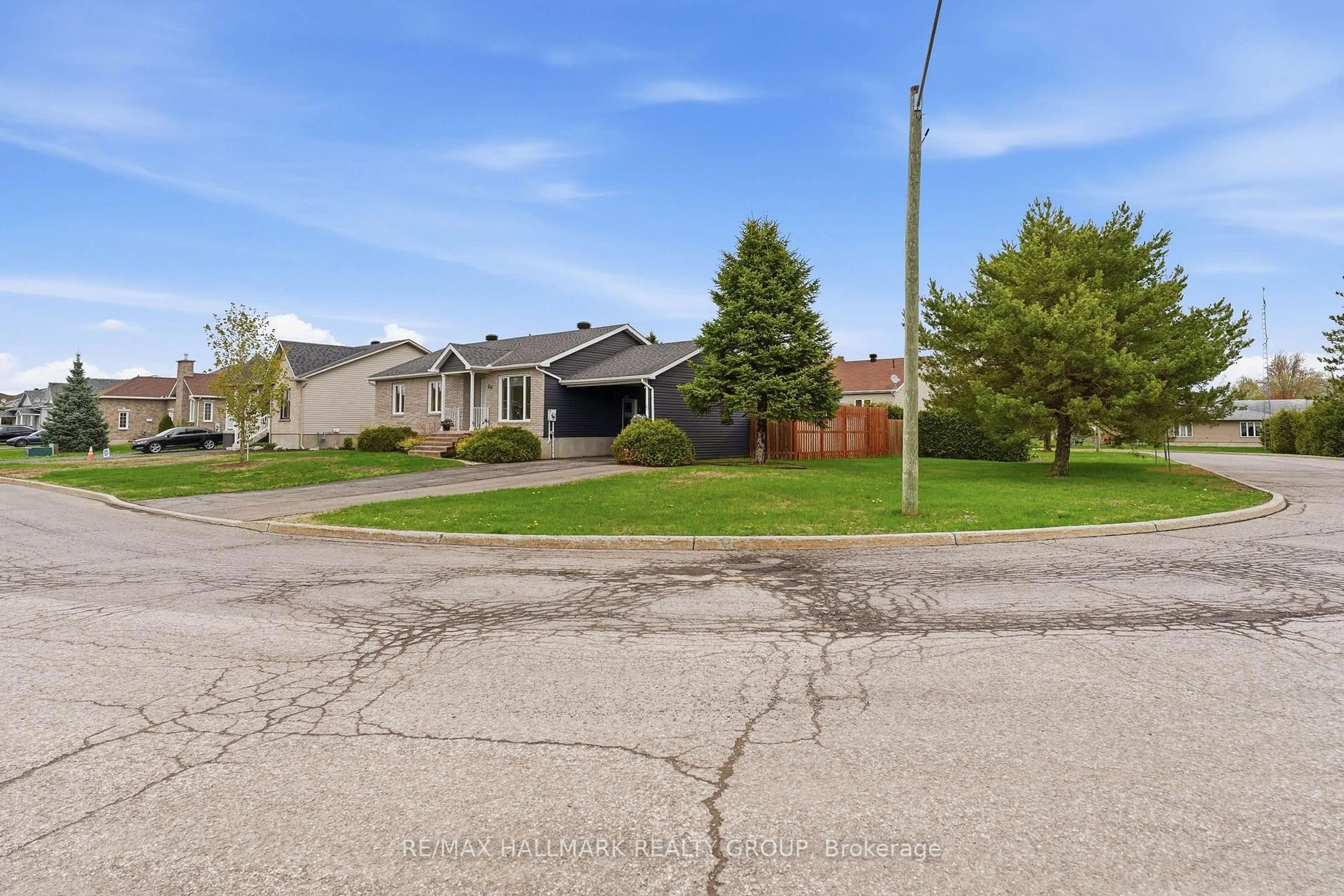 A pic from outside/outdoor area/front of a property/back of a property/a pic from drone, street for 60 Richard St, Alfred and Plantagenet Ontario K0B 1A0