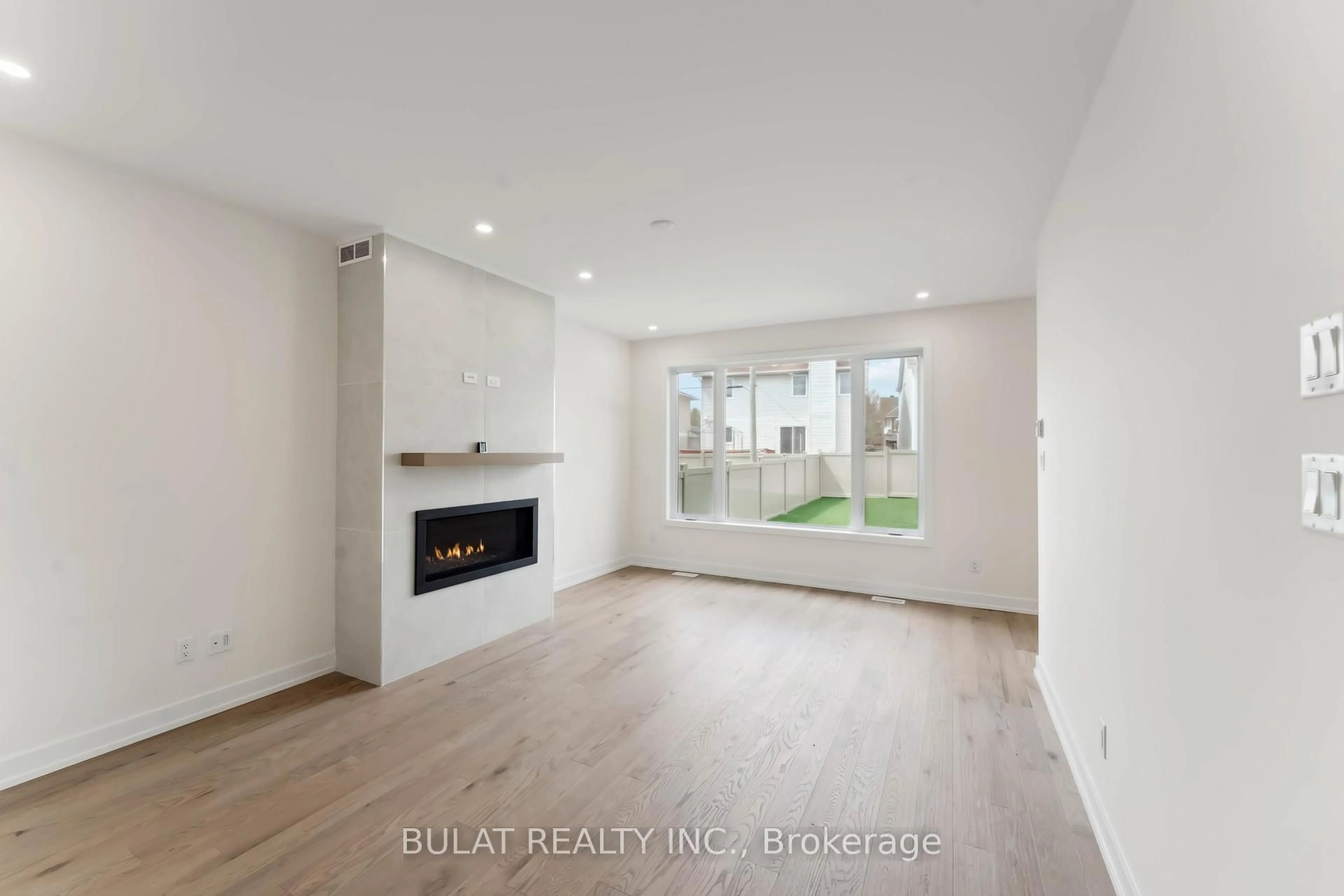 A pic of a room for 1361 Kitchener Ave, Ottawa Ontario K1V 6W1