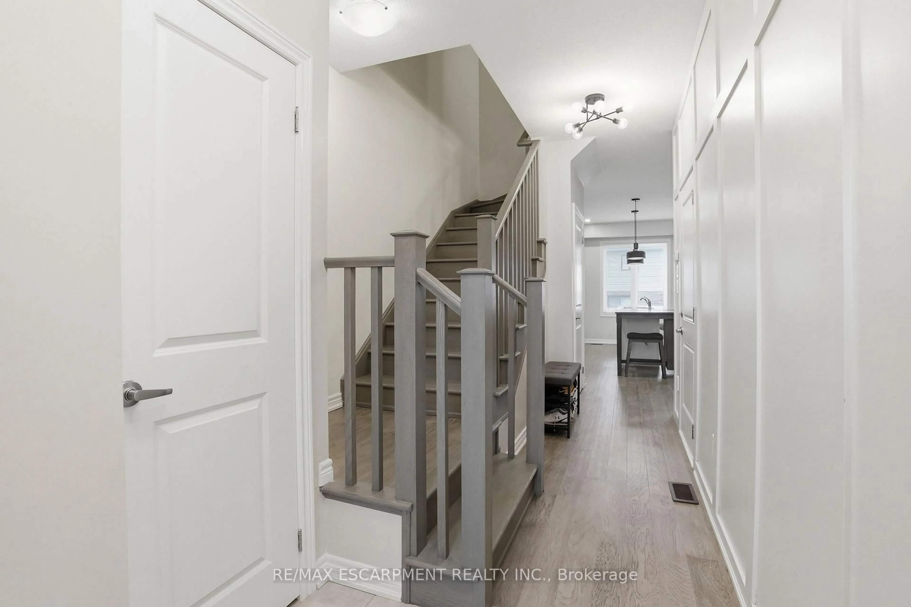 Unknown for 19 Mia Dr, Hamilton Ontario L9B 0K1