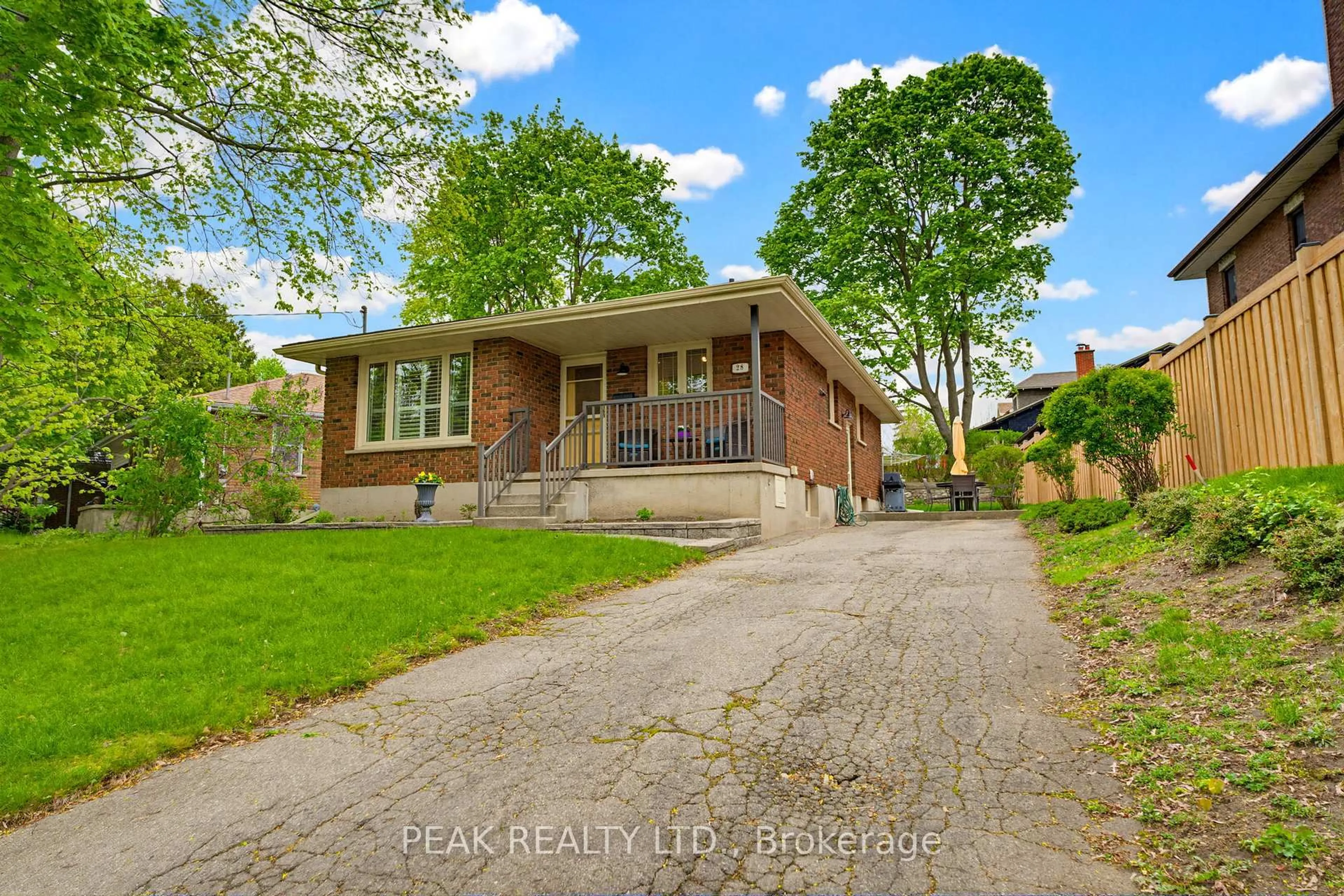Home with brick exterior material, street for 28 Ridgewood Dr, Brantford Ontario N3R 1A3