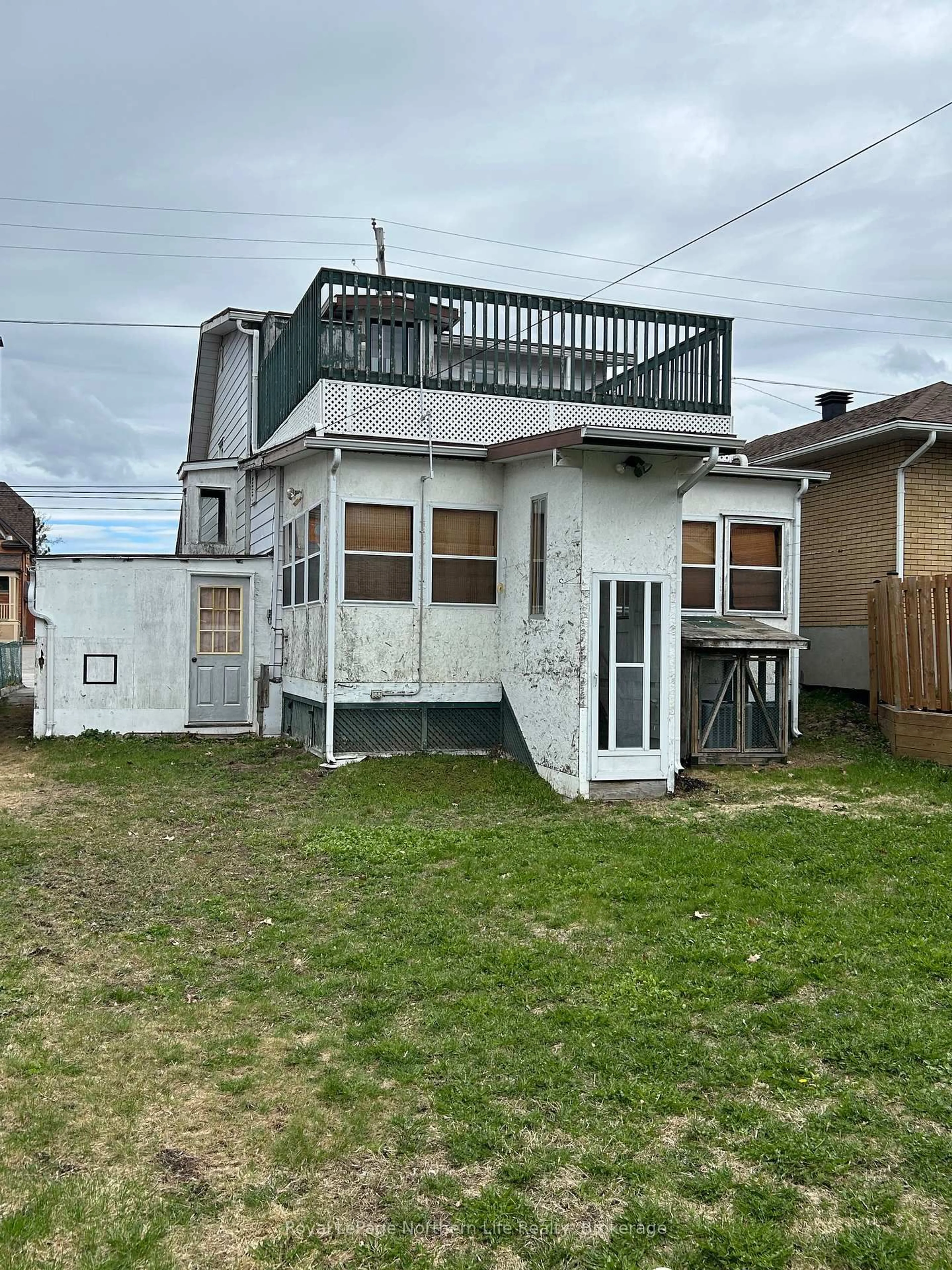 Unknown for 772 Algonquin Ave, North Bay Ontario P1B 4X2