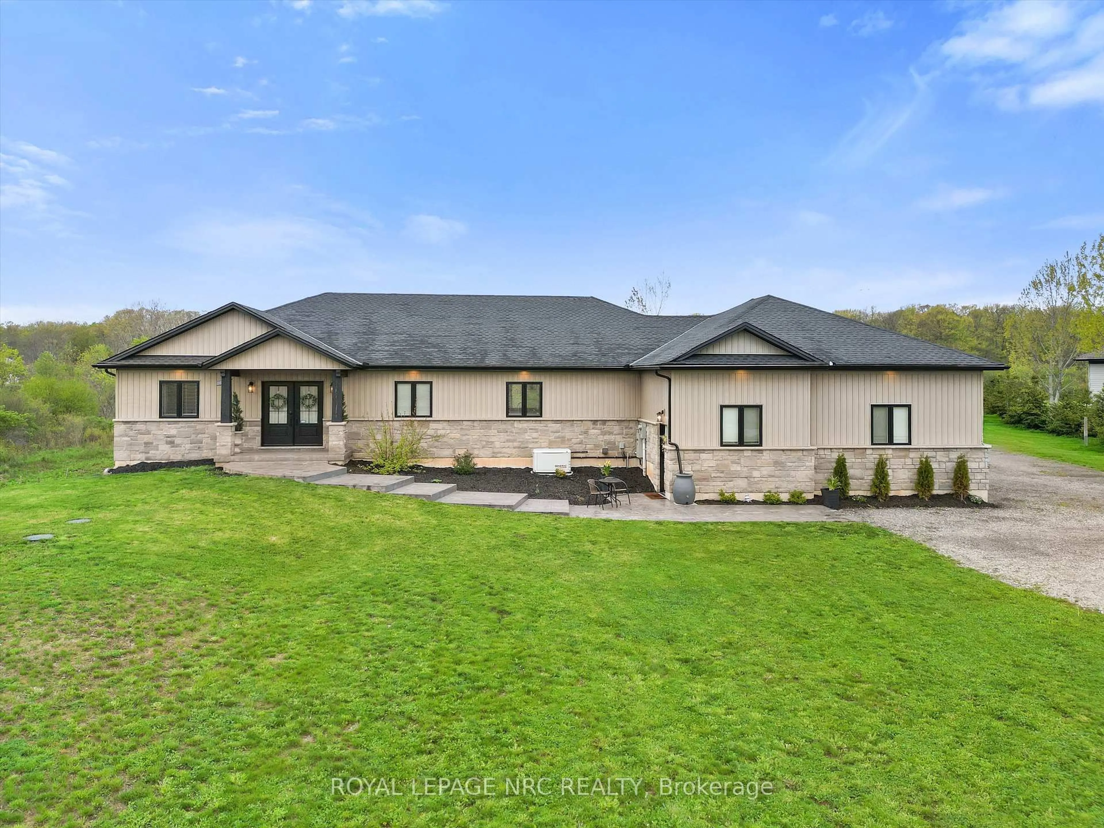 A pic from outside/outdoor area/front of a property/back of a property/a pic from drone, unknown for 557 Burleigh Rd, Fort Erie Ontario L0S 1N0