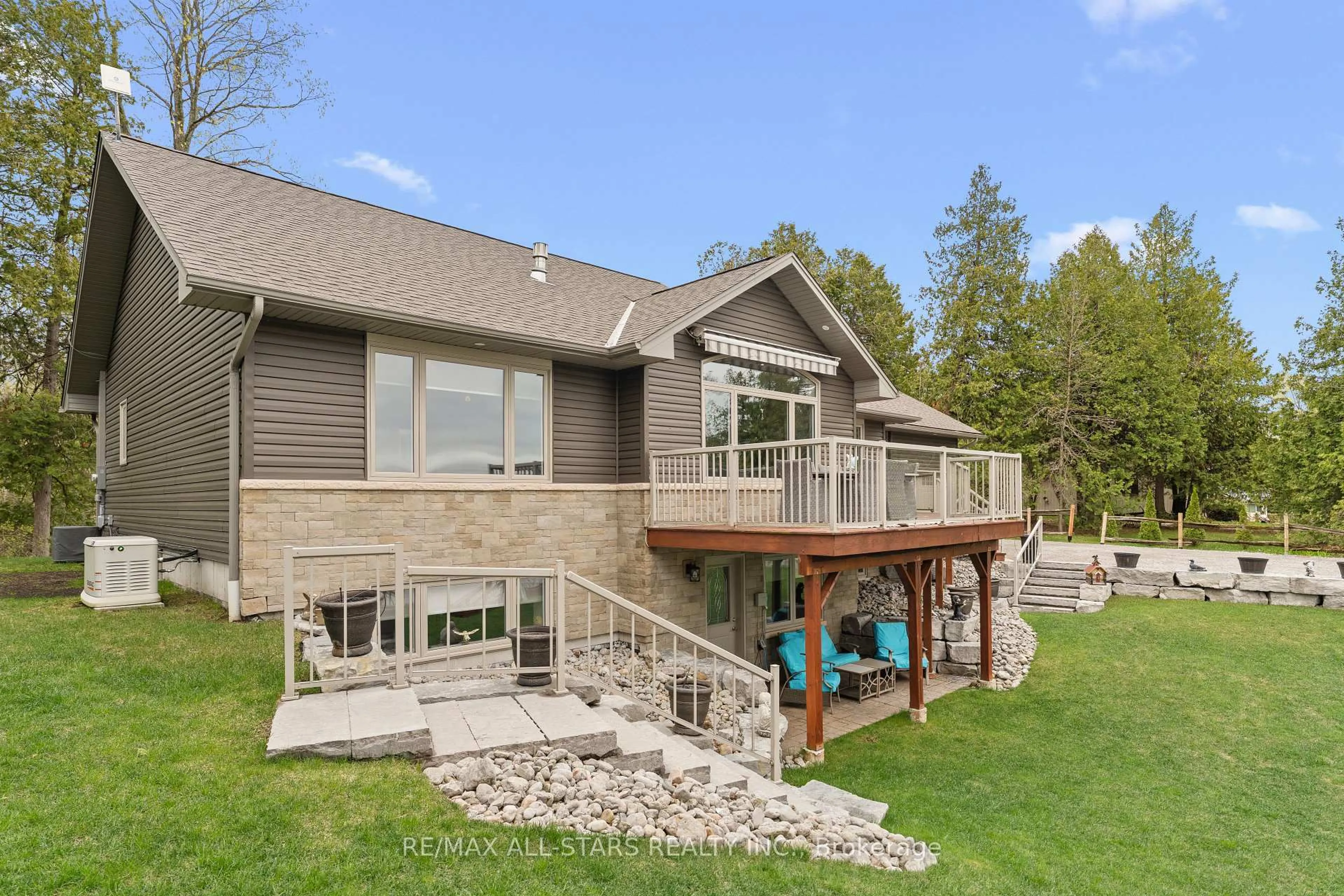 Home with vinyl exterior material, unknown for 39 Peace Point Rd, Kawartha Lakes Ontario K0M 1N0