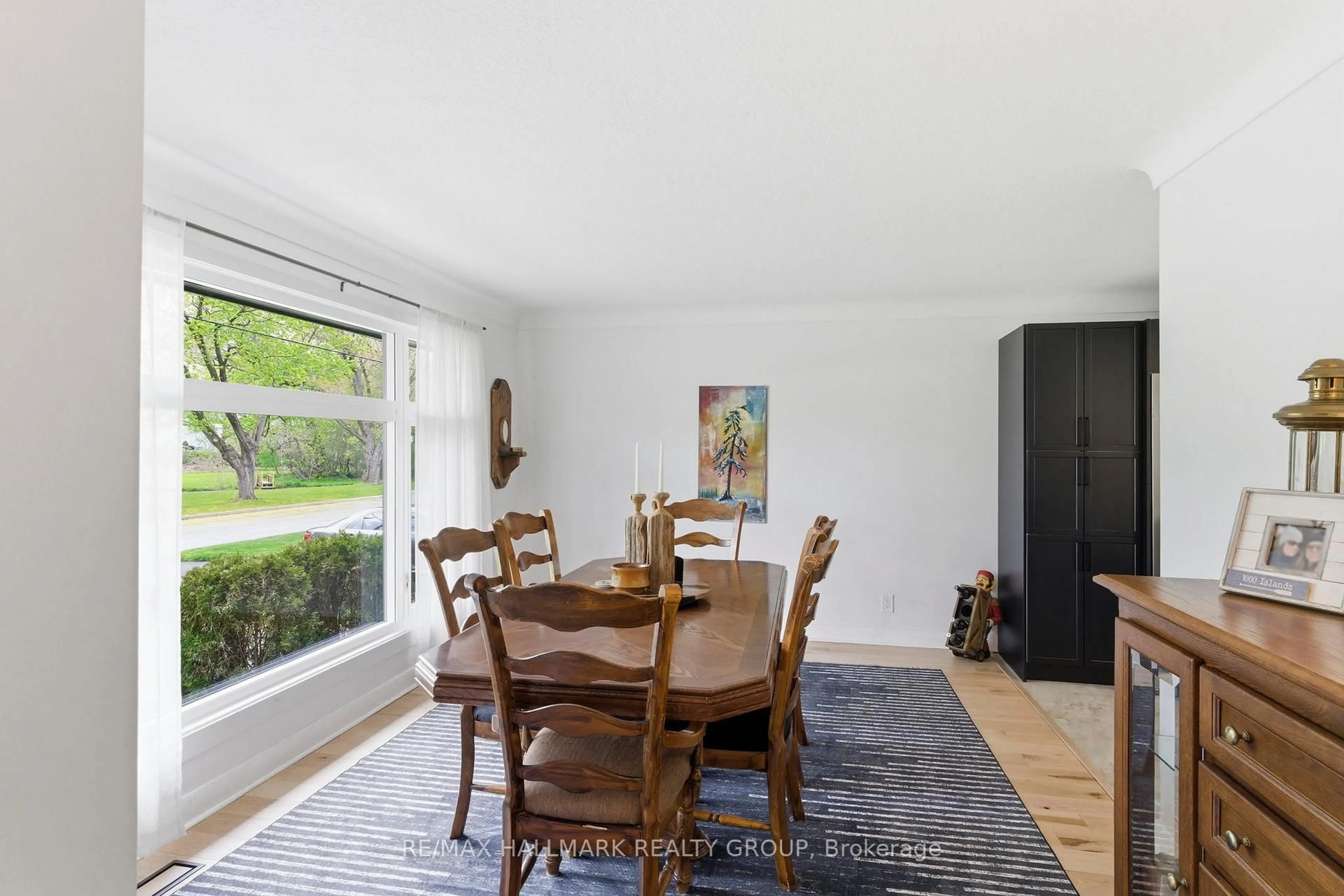 Dining room, unknown for 37 Brookview Cres, Brockville Ontario K6V 4N9
