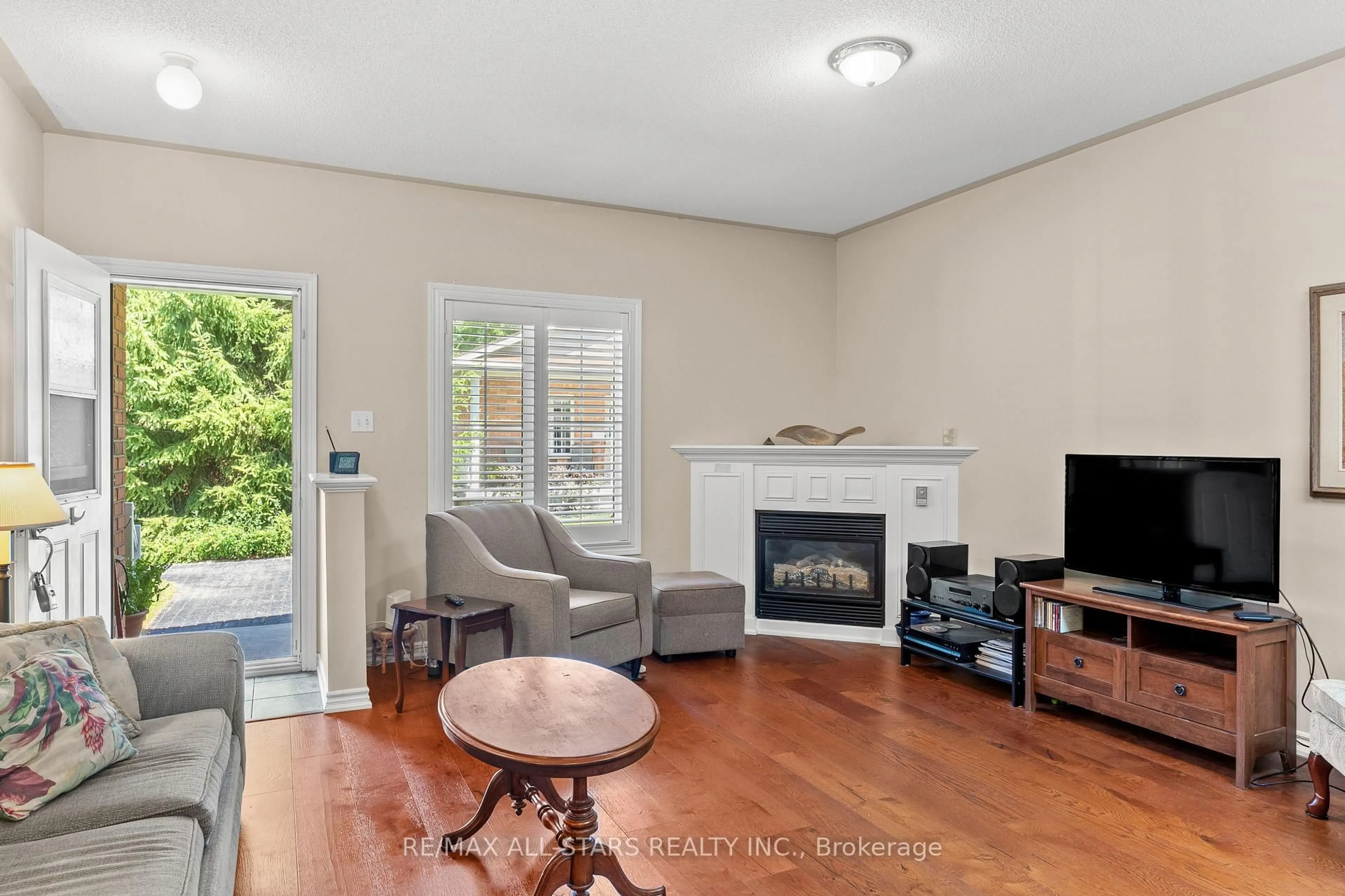 Living room with furniture, unknown for 111 colborne St #11, Kawartha Lakes Ontario K0M 1N0