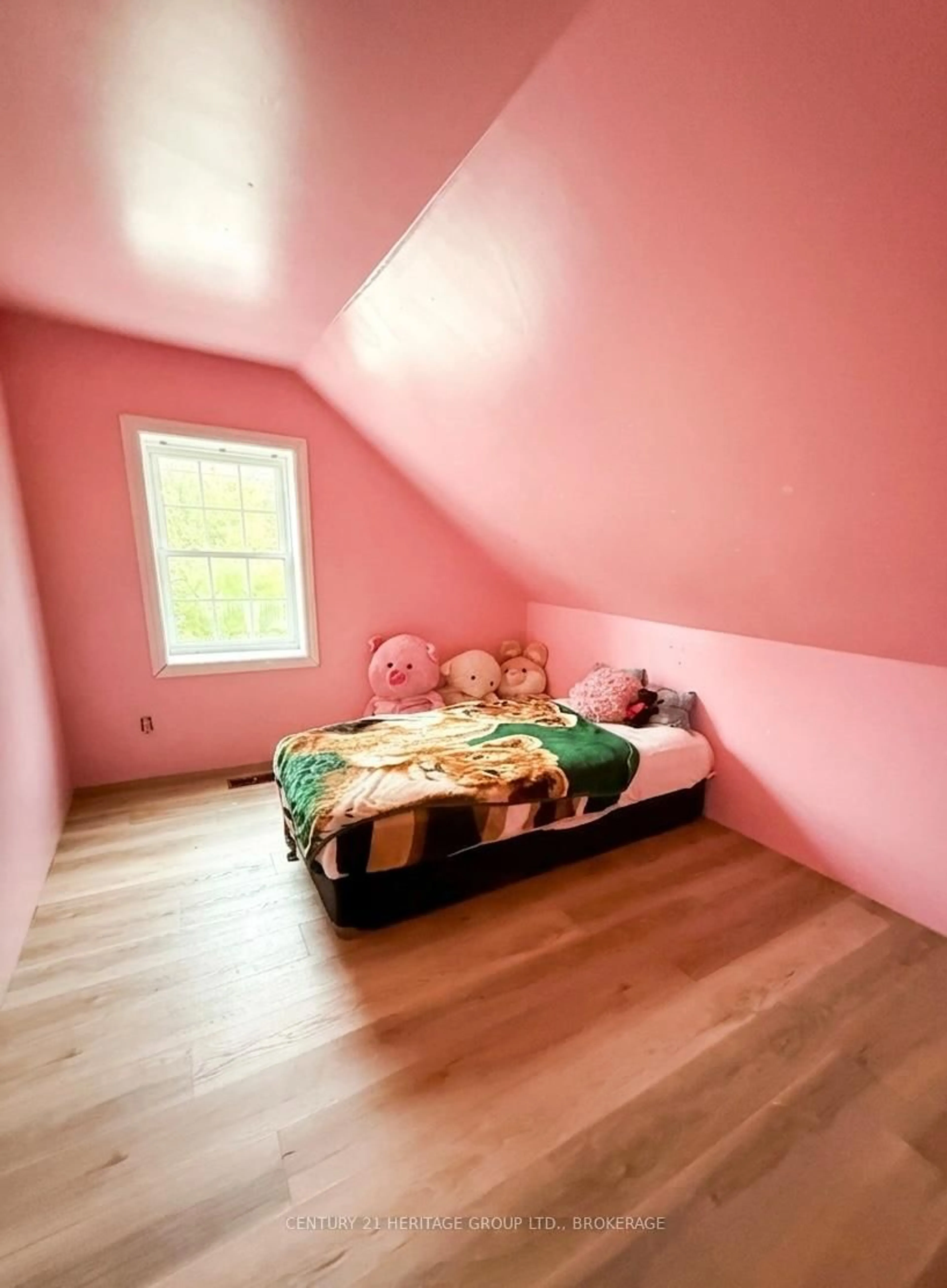 A pic of a room for 4 Water St, Rideau Lakes Ontario K0G 1V0
