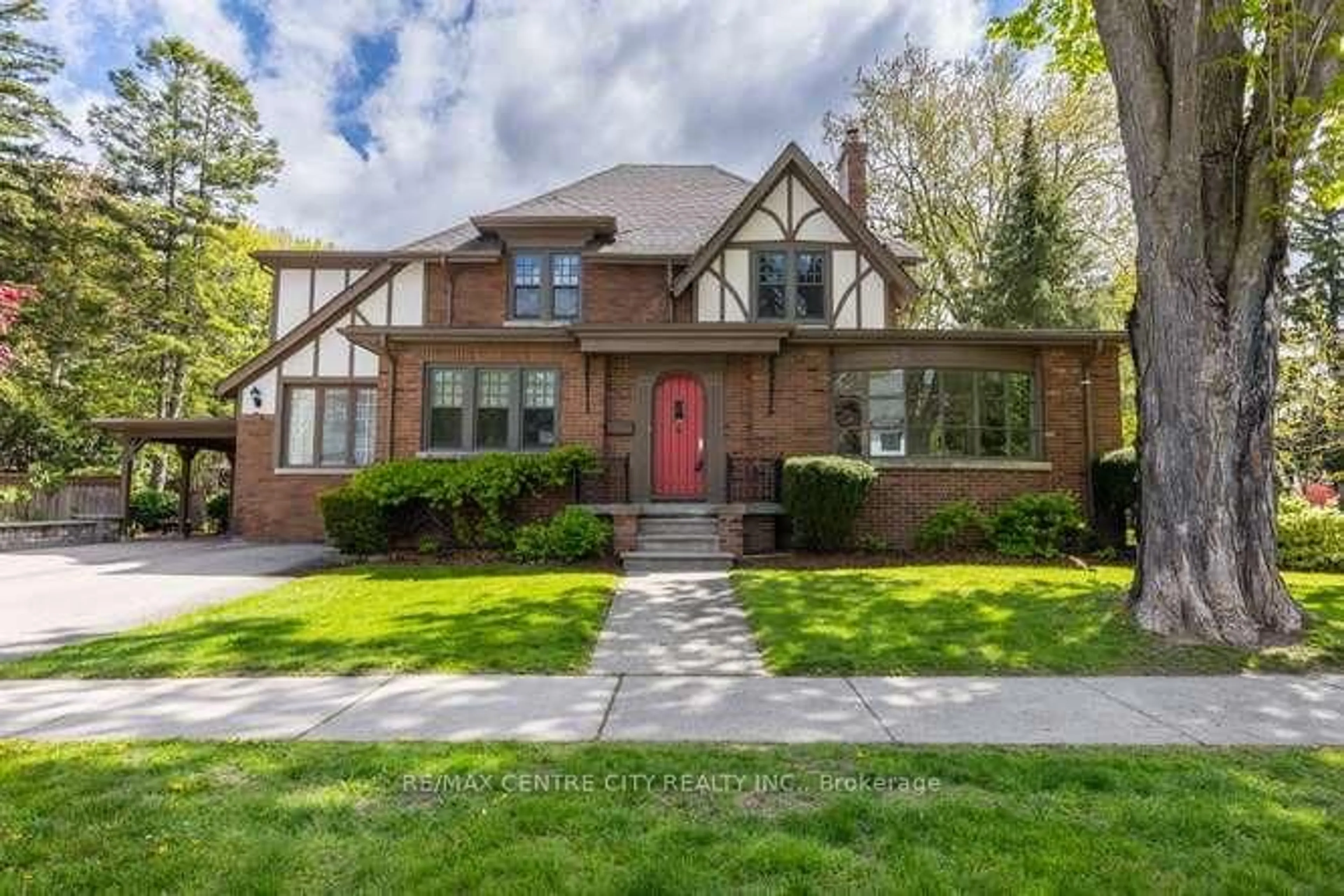 Home with brick exterior material, street for 396 Victoria St, London East Ontario N5Y 4A9