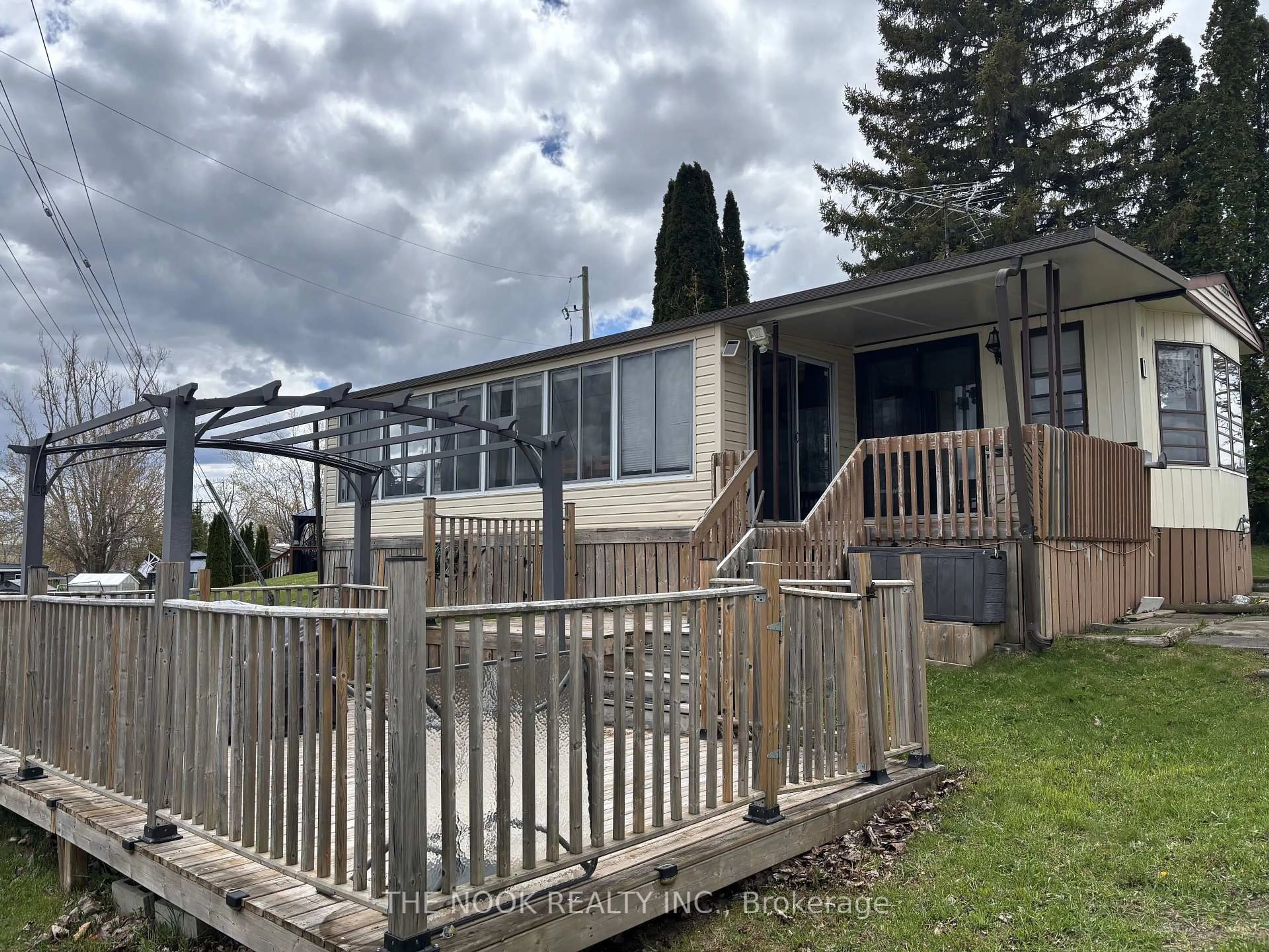 A pic from outside/outdoor area/front of a property/back of a property/a pic from drone, mountain view for 920 Skyline Rd #Unit #1 Marina Crescent, Selwyn Ontario K0L 1T0
