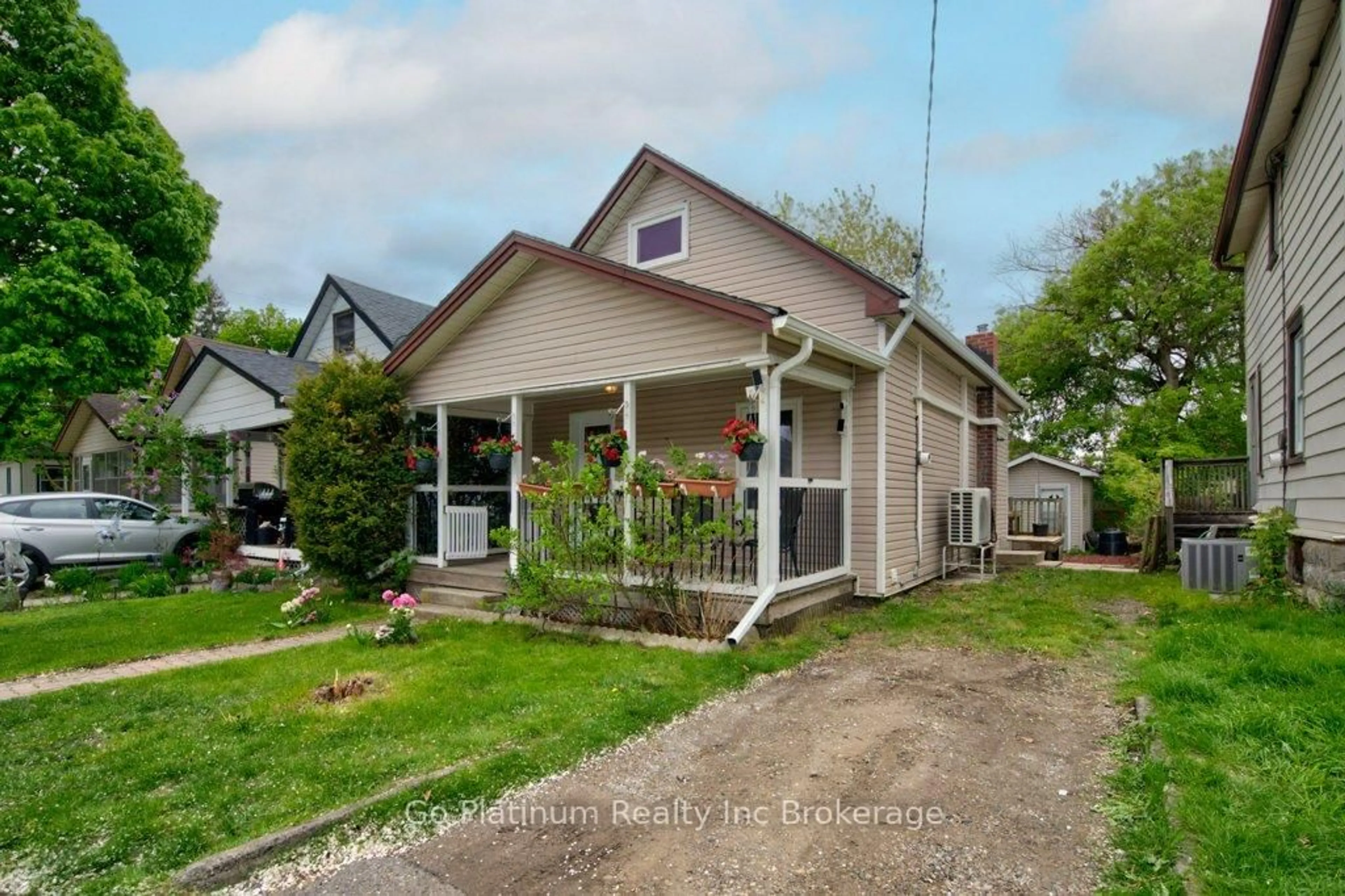 Unknown for 9 Sydenham St, Woodstock Ontario N4S 7B3