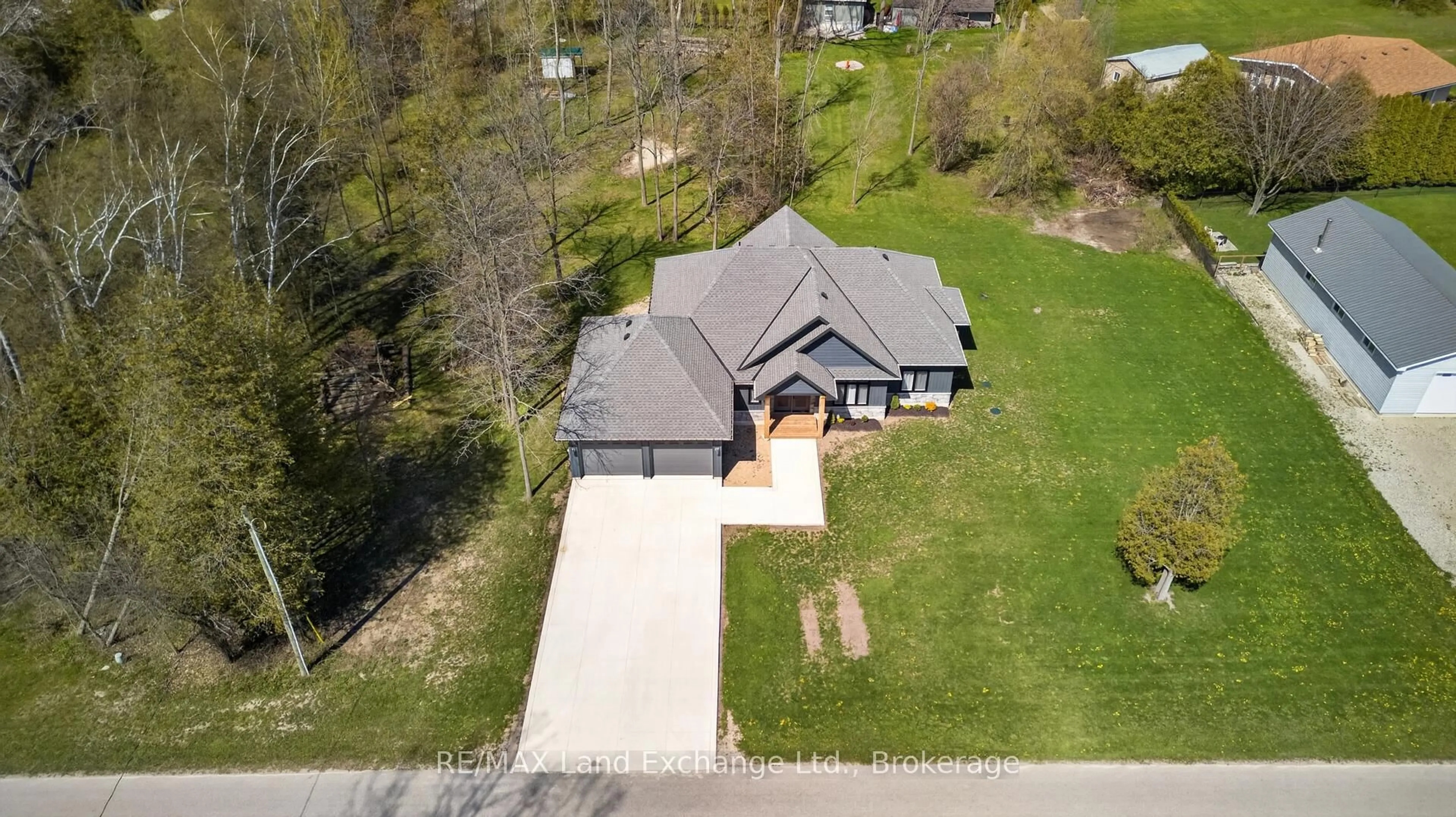 A pic from outside/outdoor area/front of a property/back of a property/a pic from drone, street for 244 St Arnaud St, Huron-Kinloss Ontario N0G 2R0