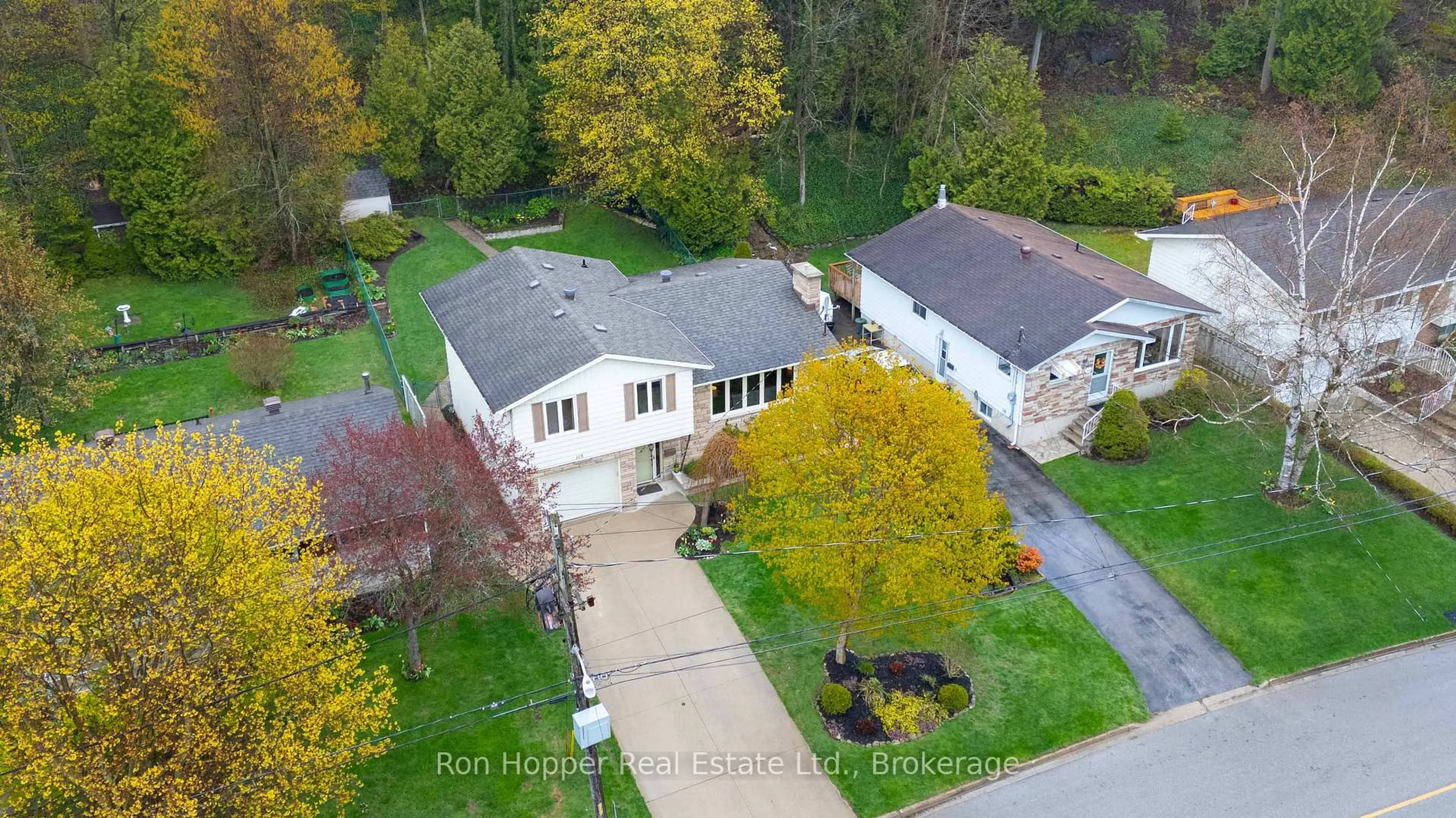 A pic from outside/outdoor area/front of a property/back of a property/a pic from drone, street for 115 7th Ave, Owen Sound Ontario N4K 2W8