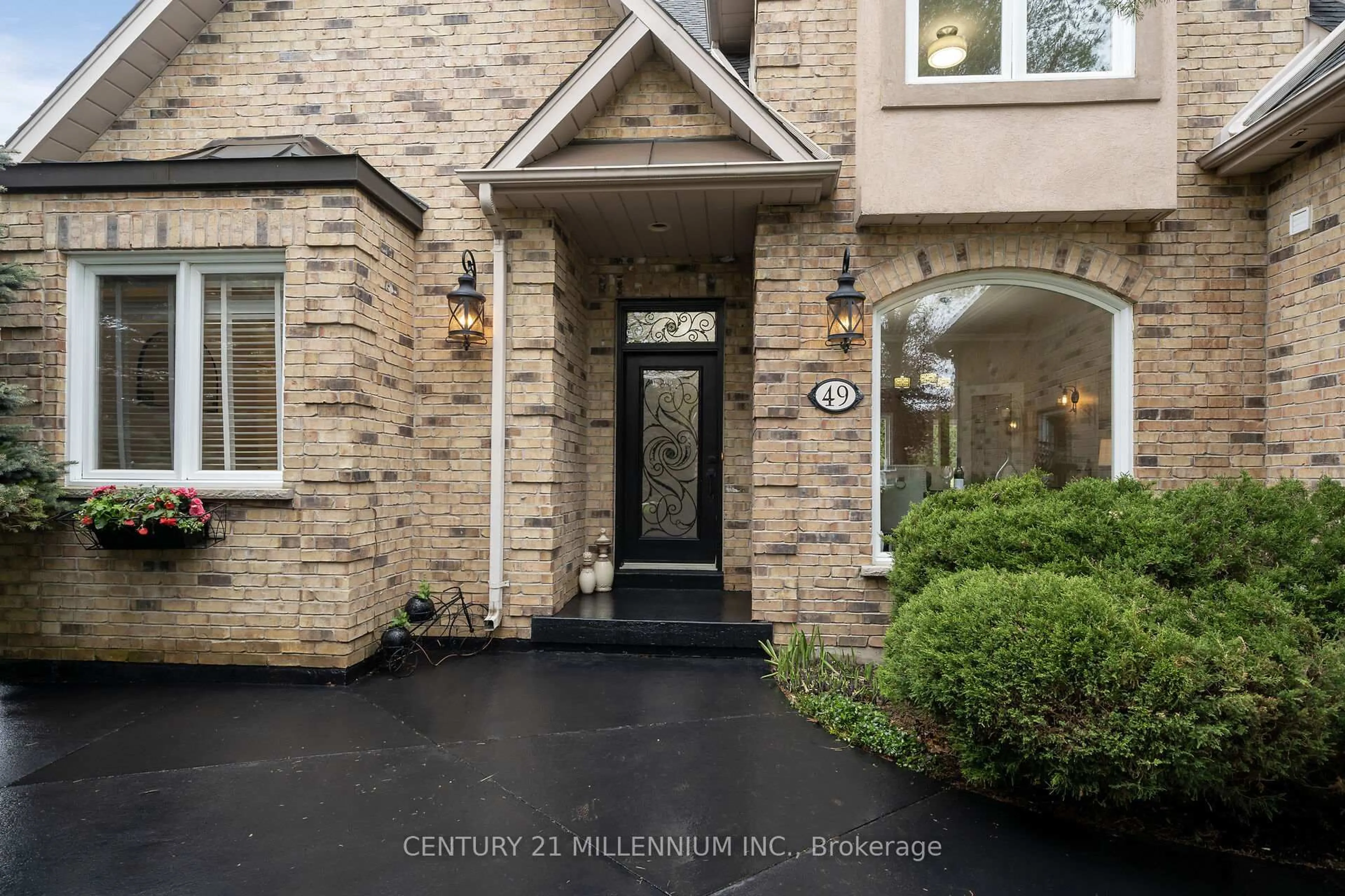 Indoor entryway for 49 Waterford Dr, Erin Ontario N0B 1T0
