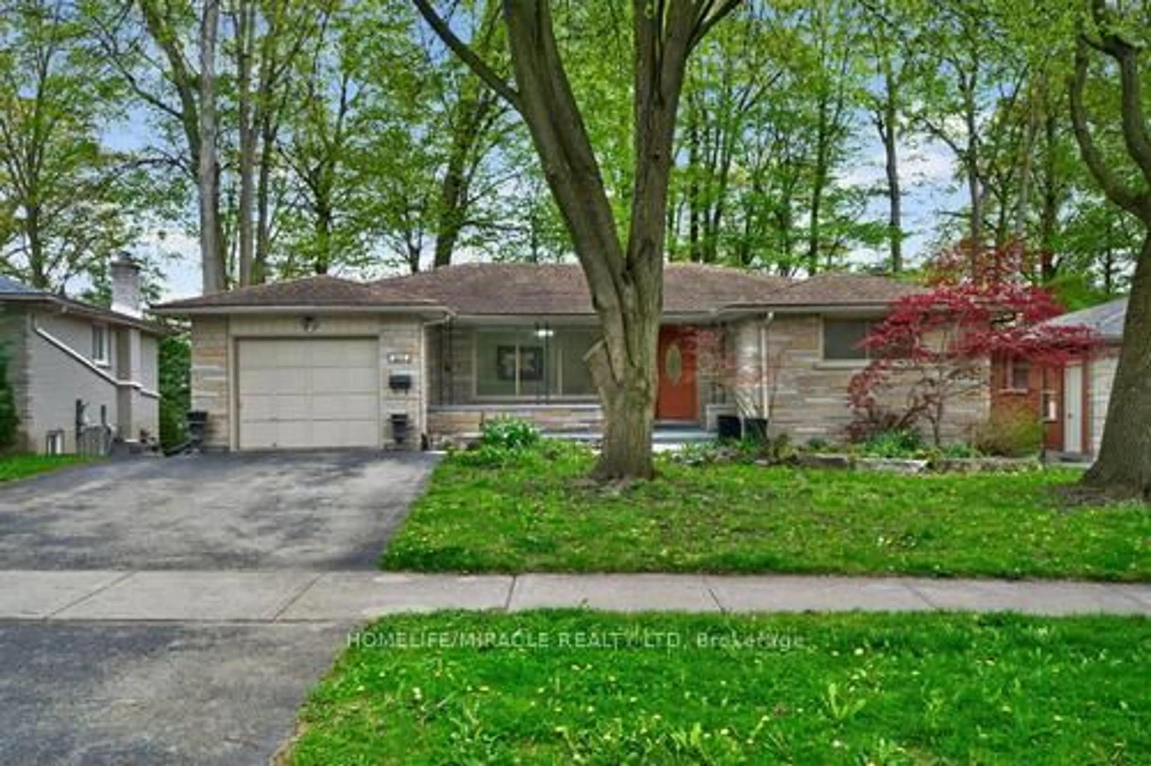 Unknown for 217 Pinegrove Cres, Waterloo Ontario N2L 4V2