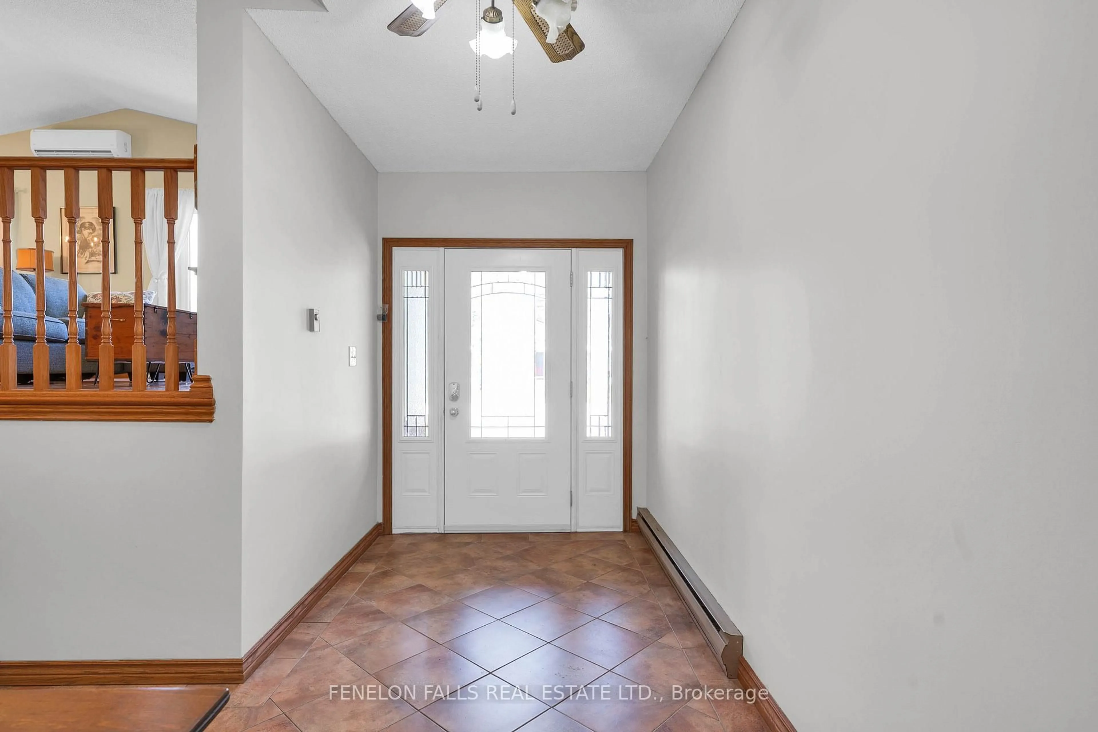 Indoor entryway for 36 Janlisda Dr, Kawartha Lakes Ontario K0M 1N0