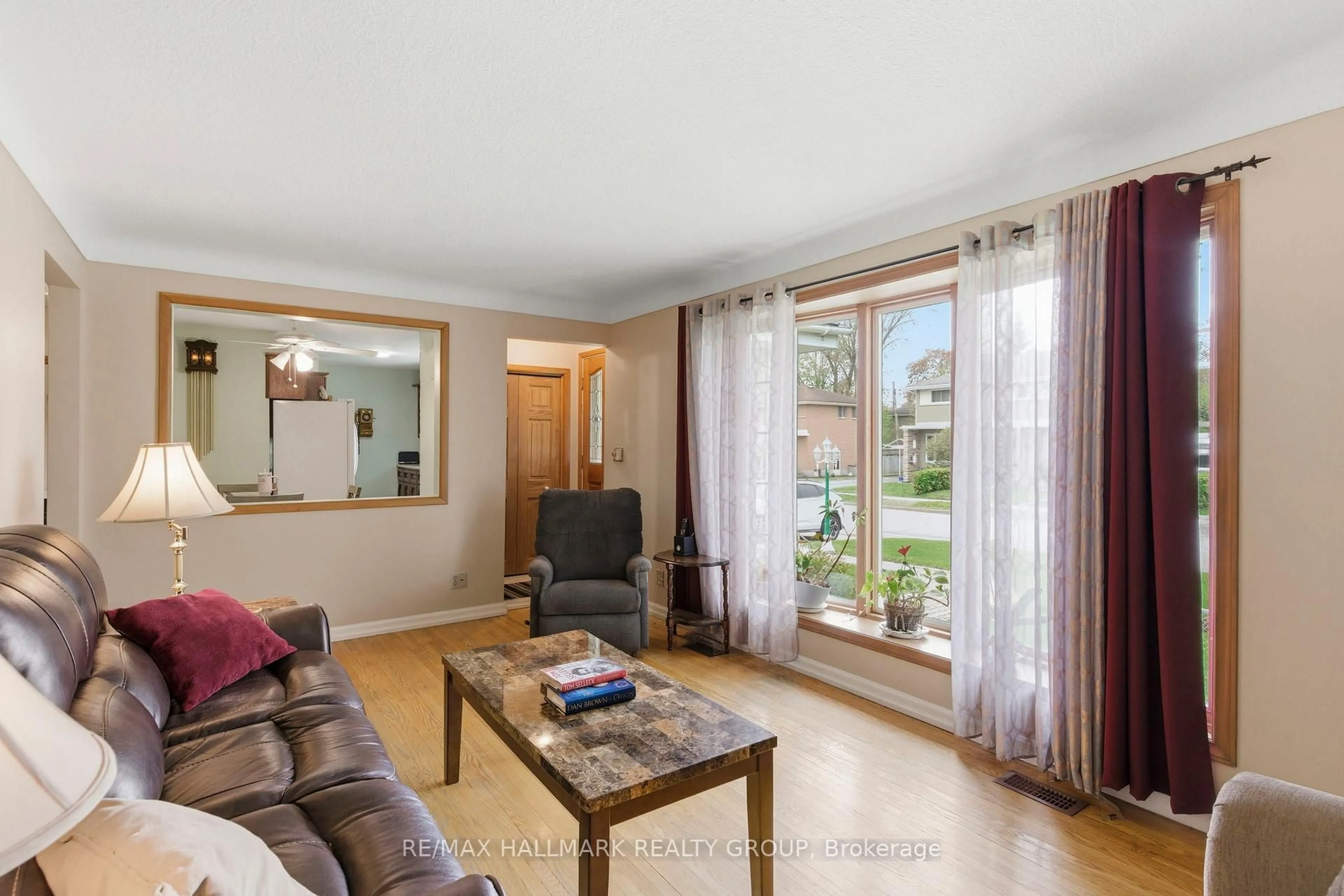 Living room with furniture, unknown for 23 Aldershot Ave, Brockville Ontario K6V 2P7