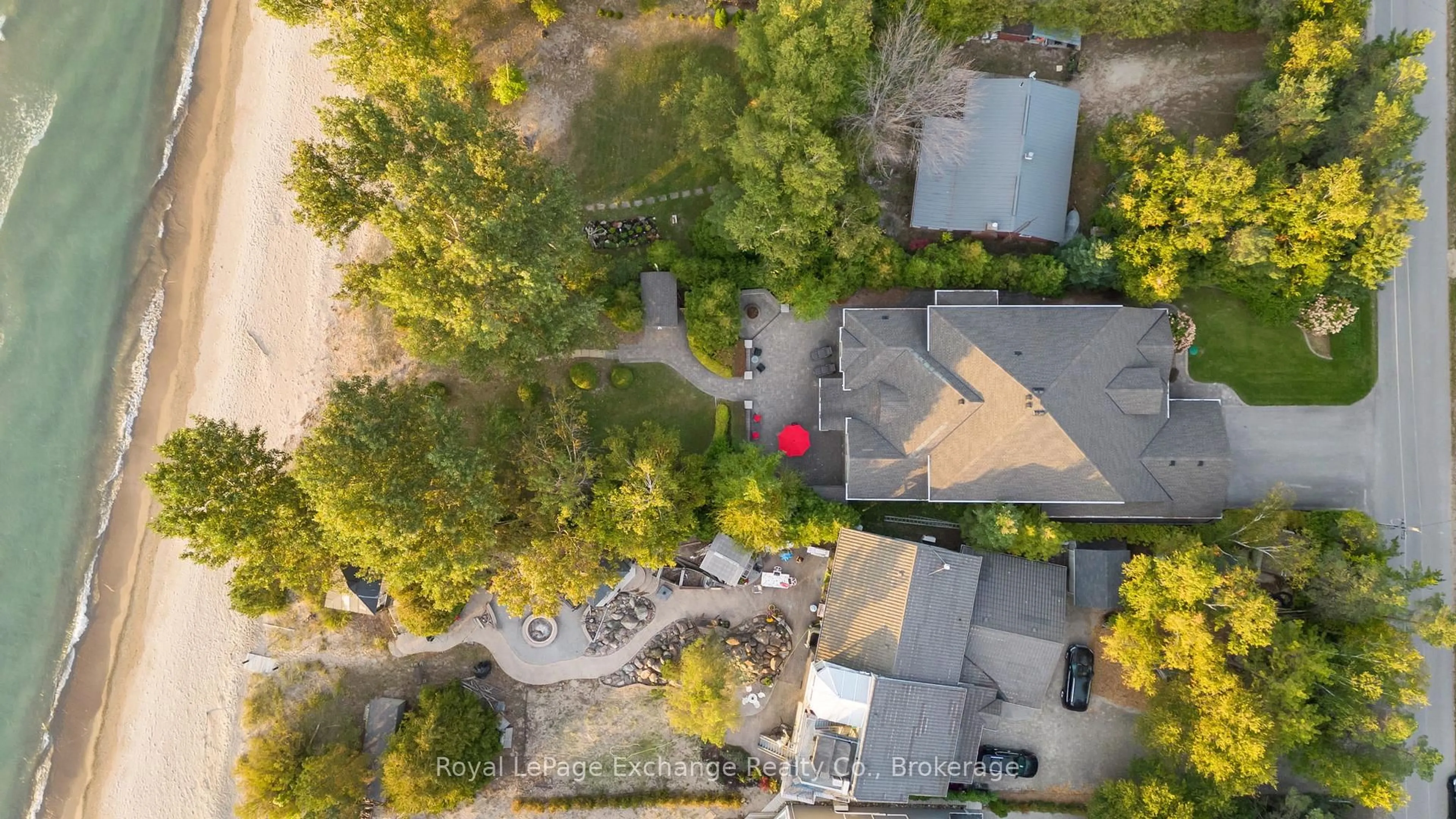 A pic from outside/outdoor area/front of a property/back of a property/a pic from drone, unknown for 82 BELL Dr, Huron-Kinloss Ontario N2Z 0B3