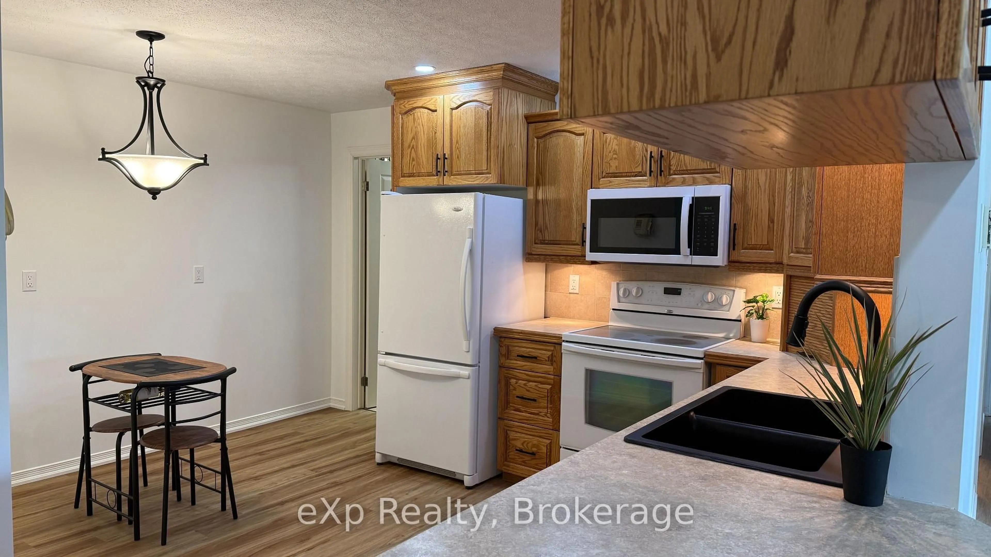 Standard kitchen, unknown for 85 William St #202, Brockton Ontario N0G 2V0