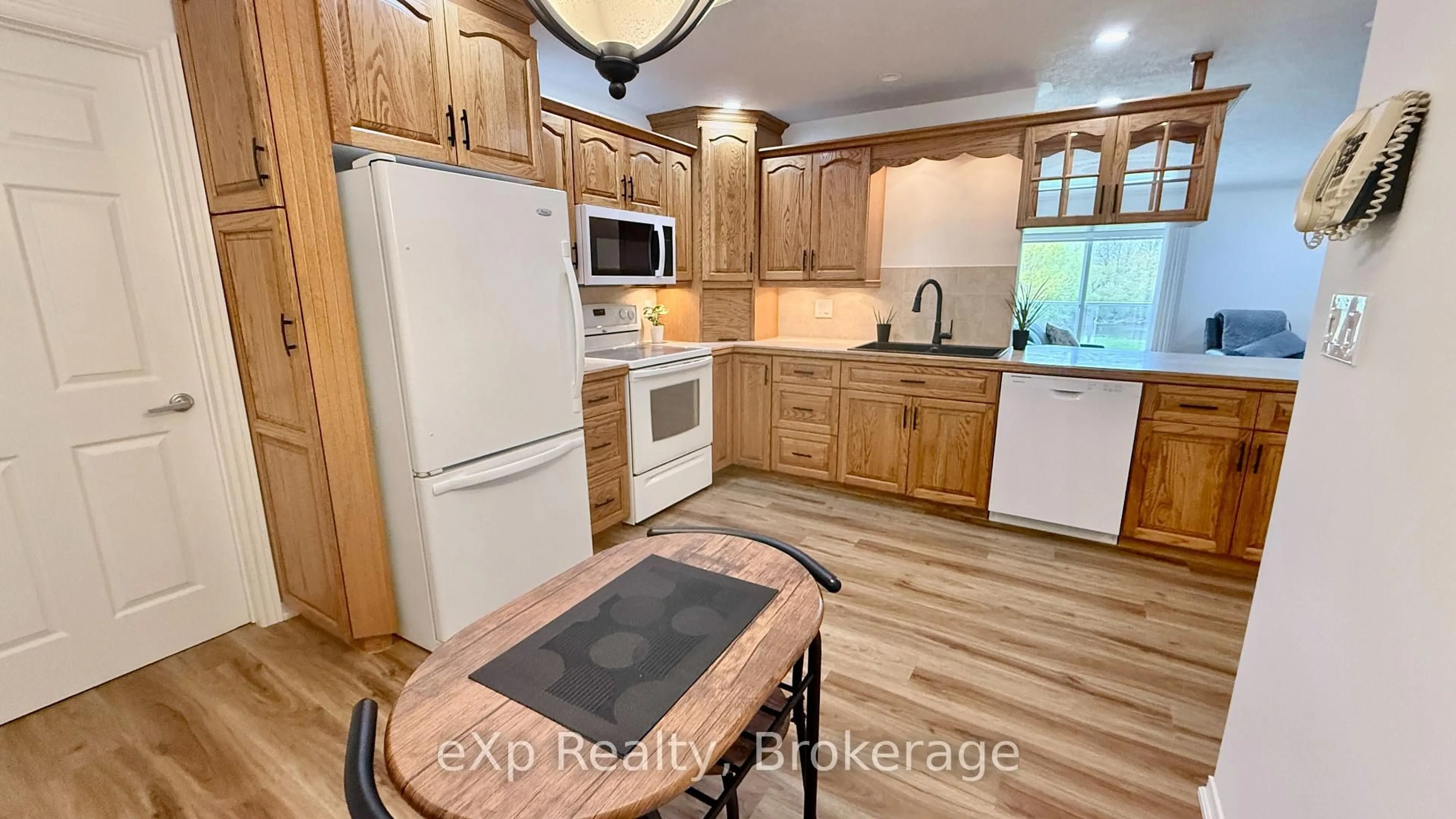 Standard kitchen, unknown for 85 William St #202, Brockton Ontario N0G 2V0