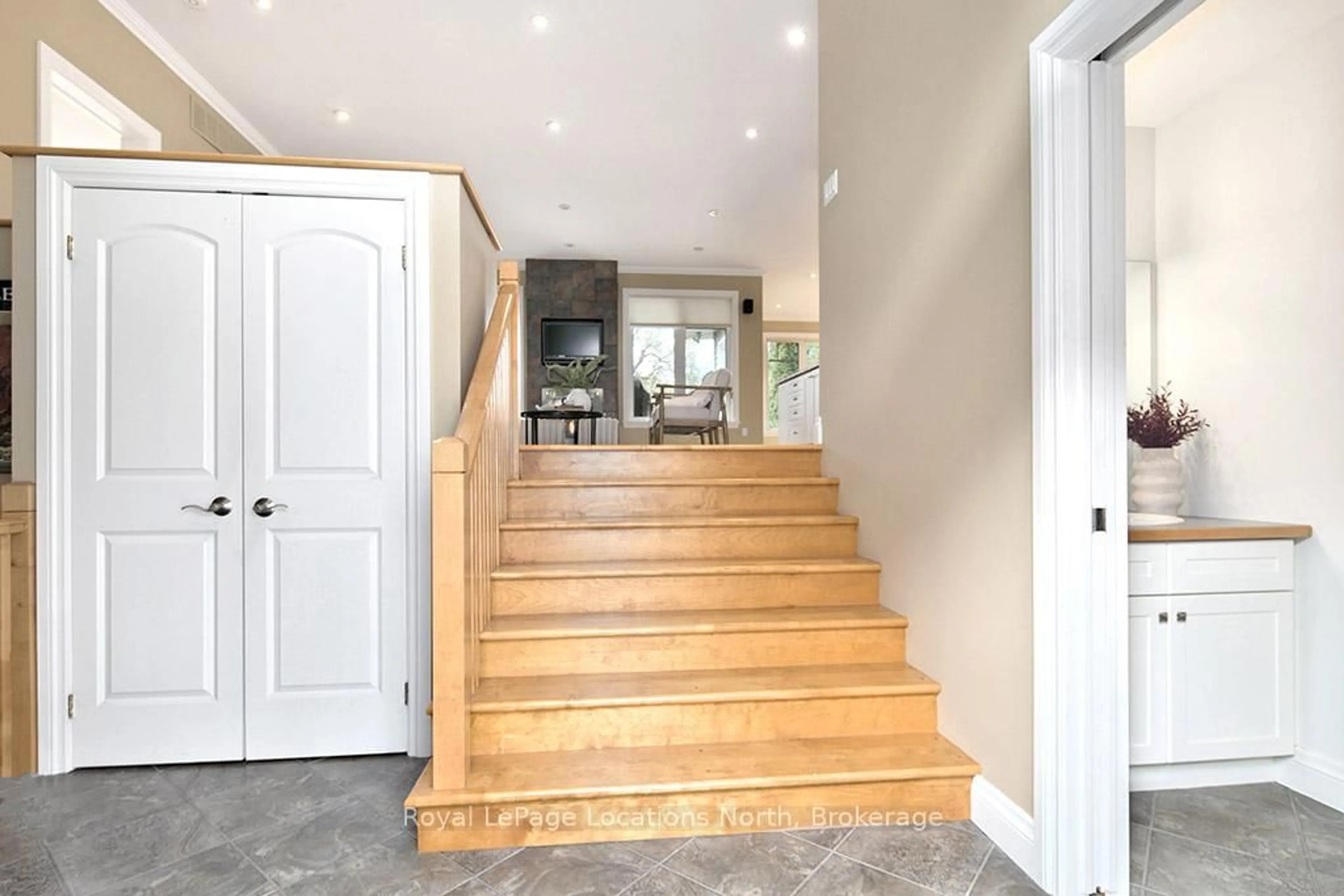 Unknown for 138 Russell St, Blue Mountains Ontario N0H 2P0