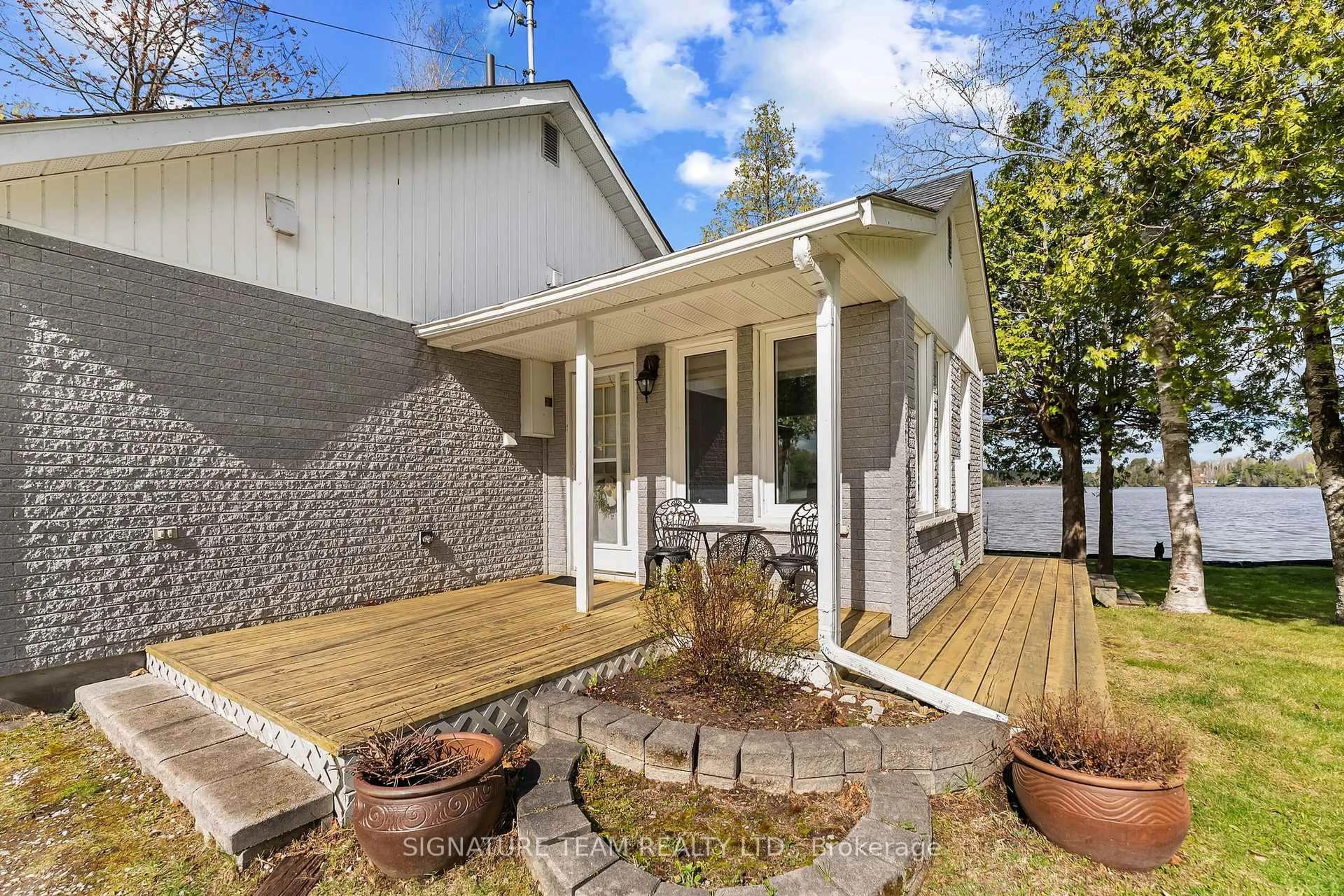 Patio, street for 32B Lefty Lane, Haley Station Ontario K0J 1Y0