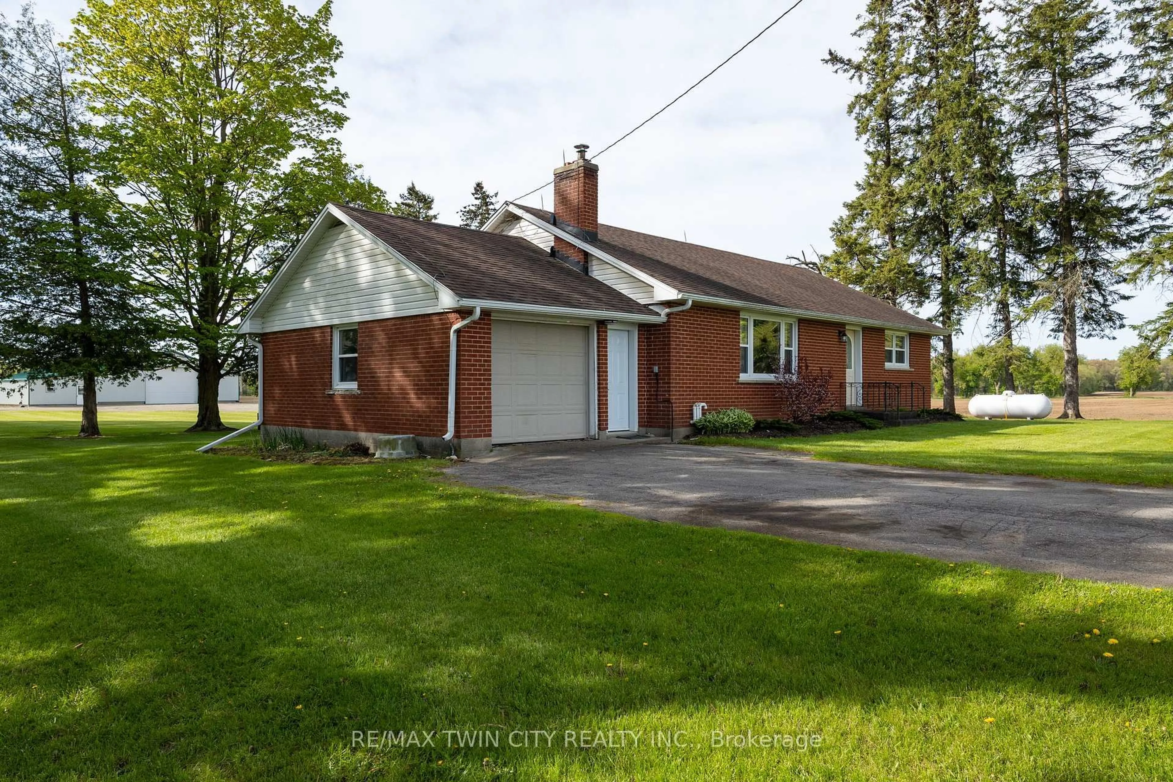 Home with brick exterior material, street for 522 ELLIS Ave, Brant Ontario N3T 5L5