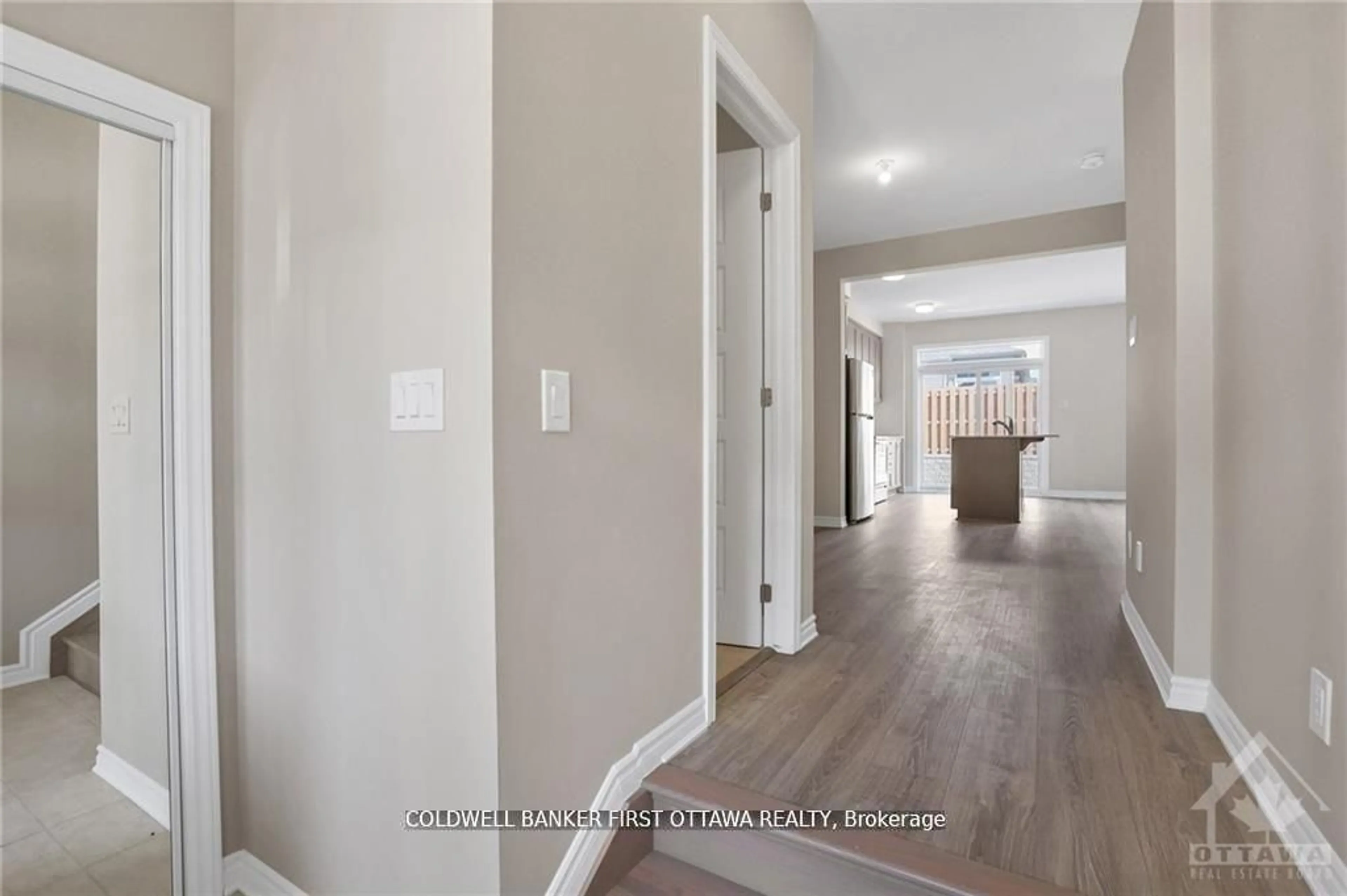 Indoor entryway for 517 RYE GRASS Way, Ottawa Ontario K2J 7A2
