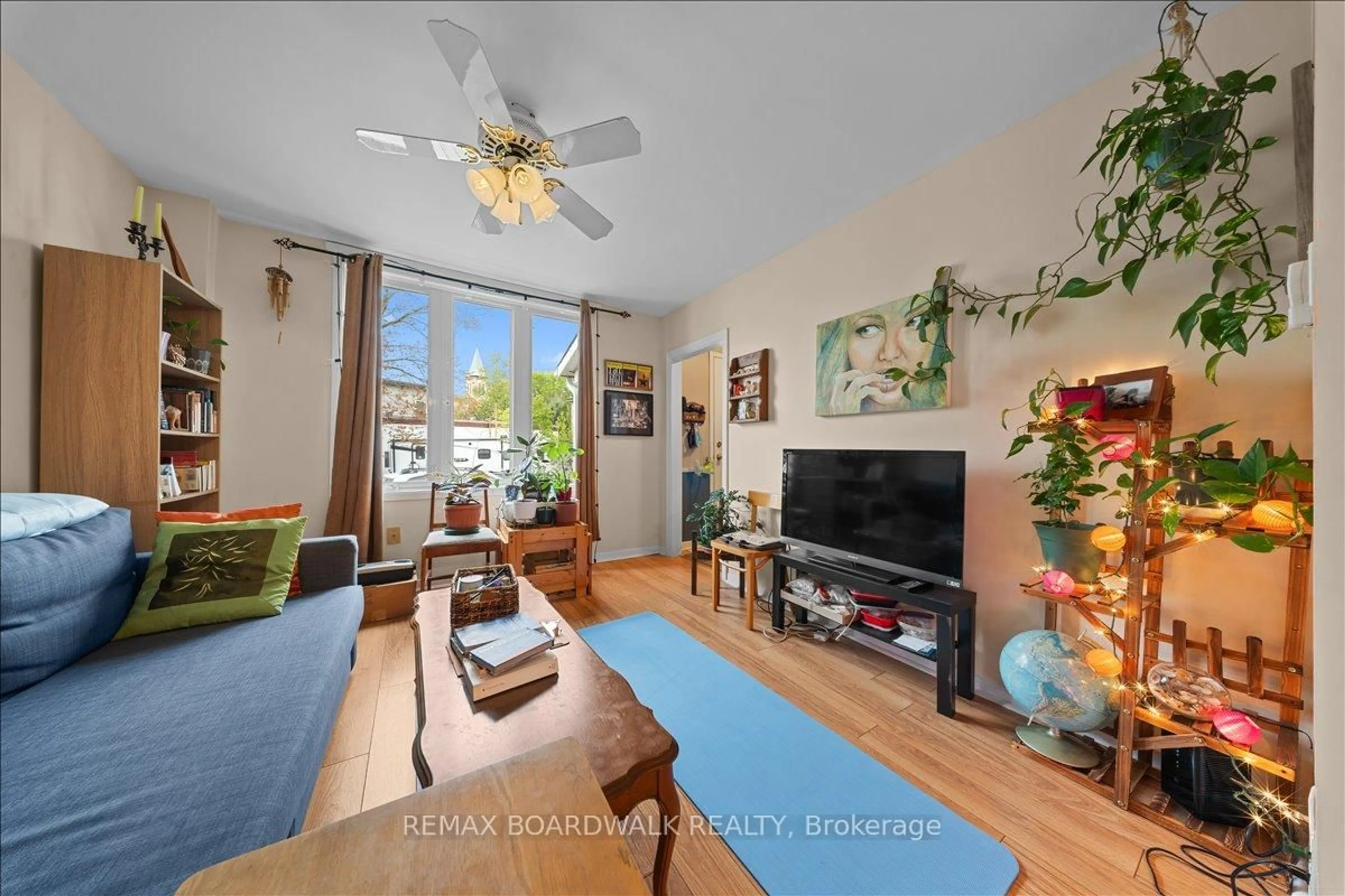 Living room with furniture, unknown for 204- 206 Jeanne Mance St, Ottawa Ontario K1L 6M2
