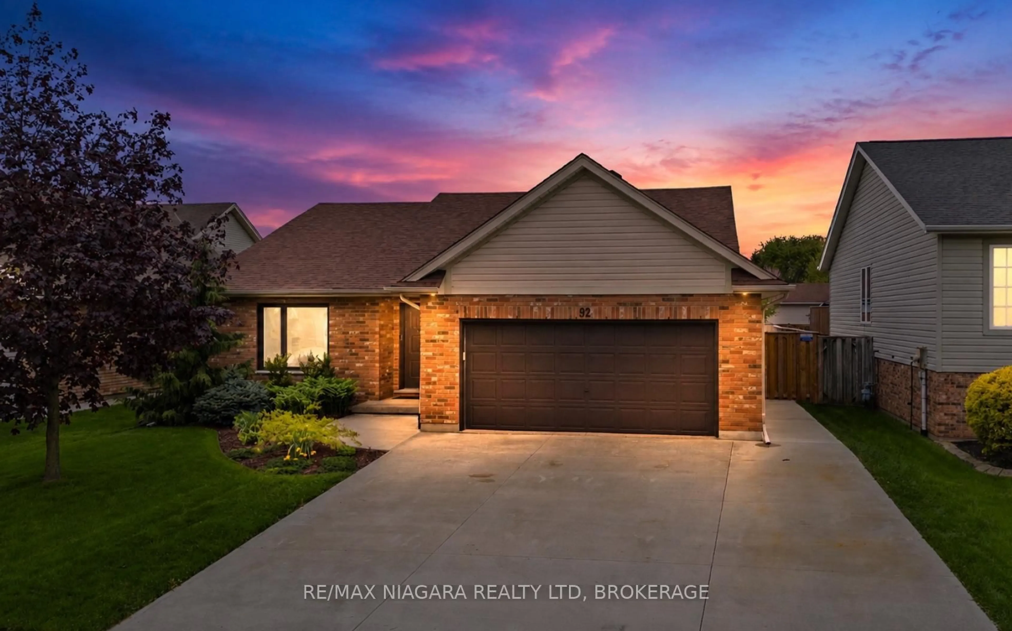 Home with brick exterior material, unknown for 92 Cedar Park Dr, Welland Ontario L3C 7C8